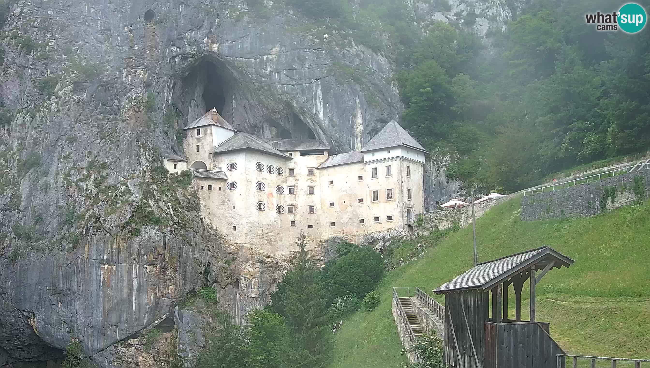 Live Webcam Grad Predjama – Château de Predjama – Postojna – Slovénie