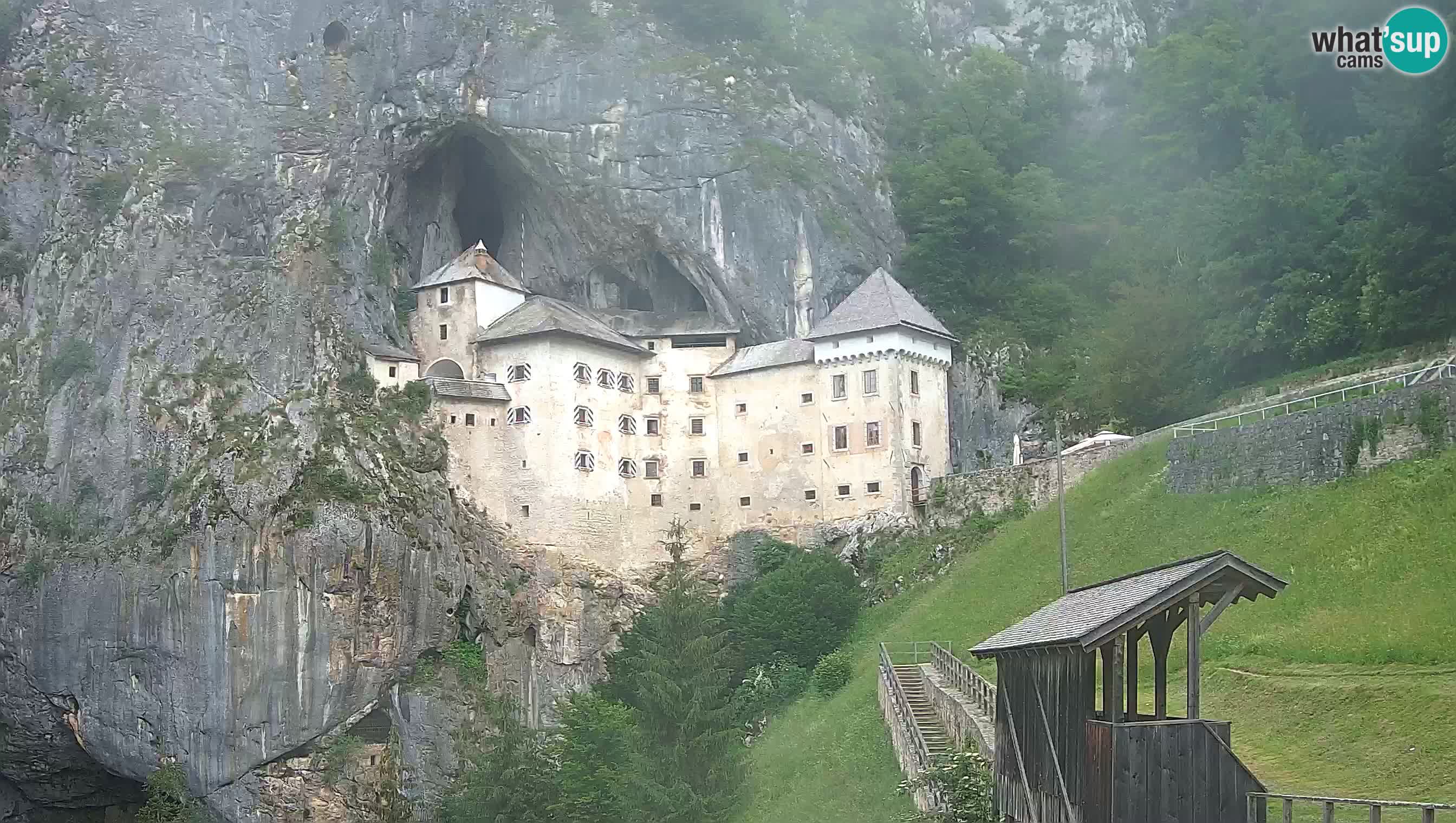 Web kamera Predjamski dvorac – Postojna – Slovenija