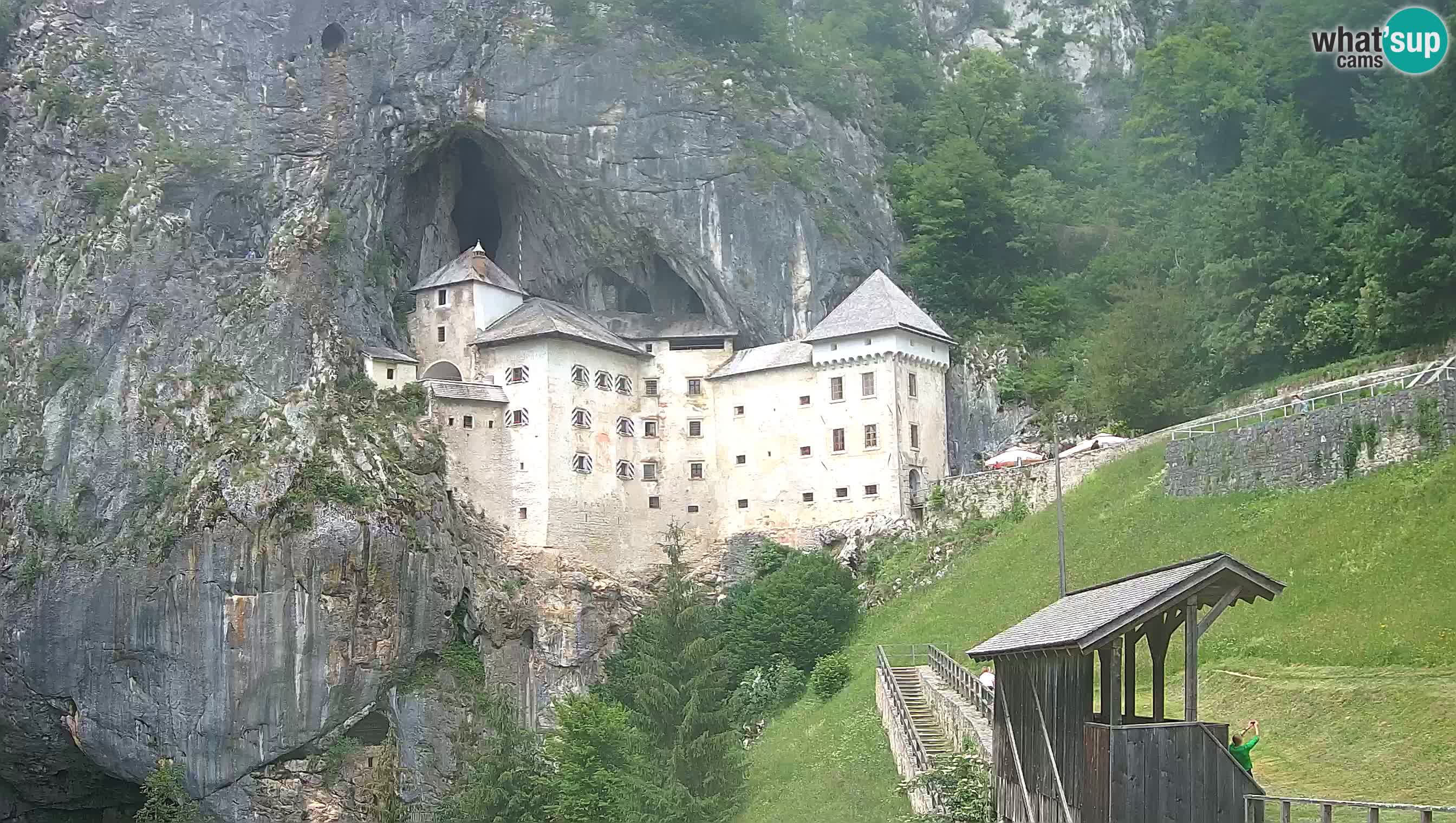 Spletna kamera Predjamski grad – Grad Predjama – Postojna