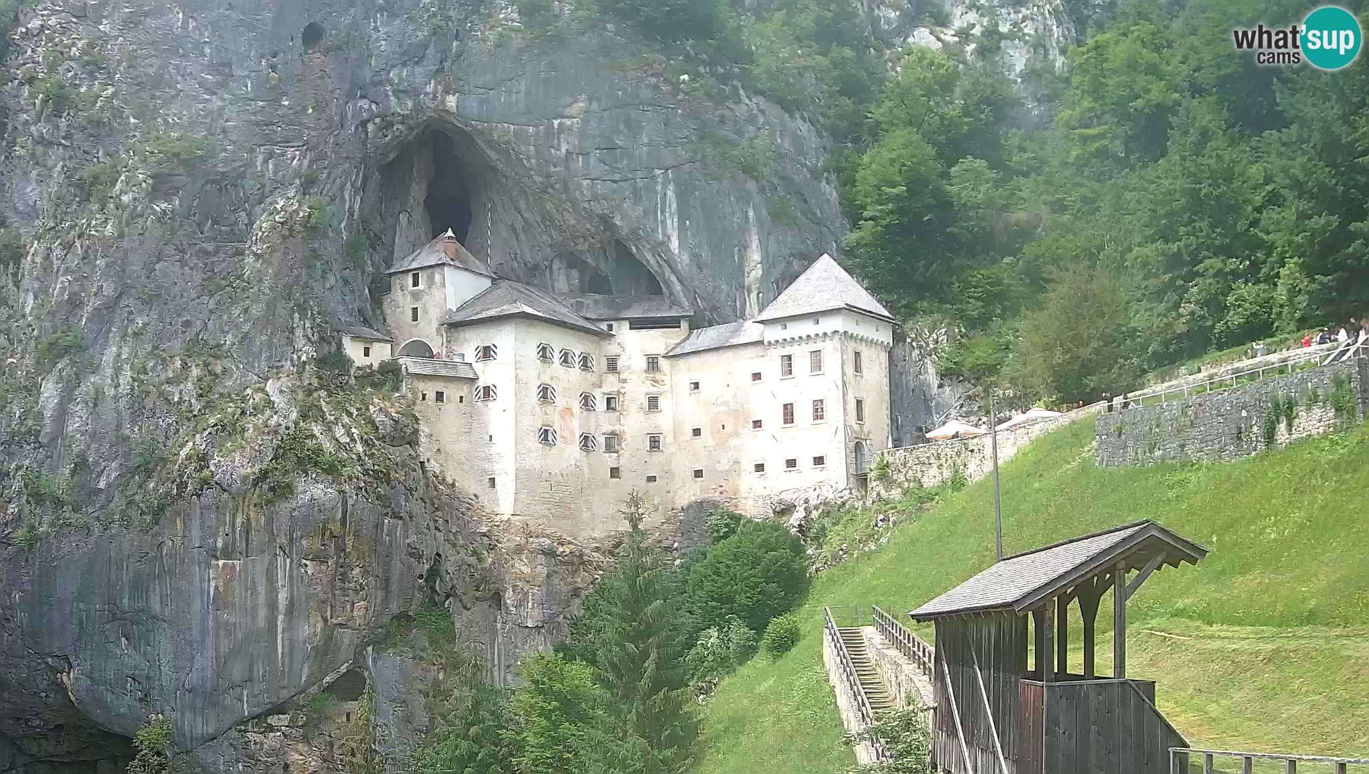 Spletna kamera Predjamski grad – Grad Predjama – Postojna