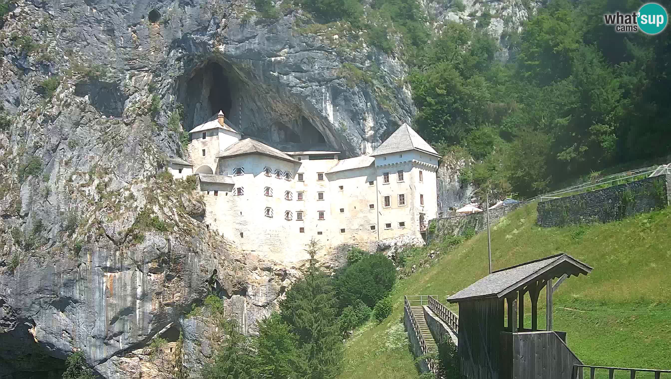 Live Webcam Grad Predjama – Château de Predjama – Postojna – Slovénie