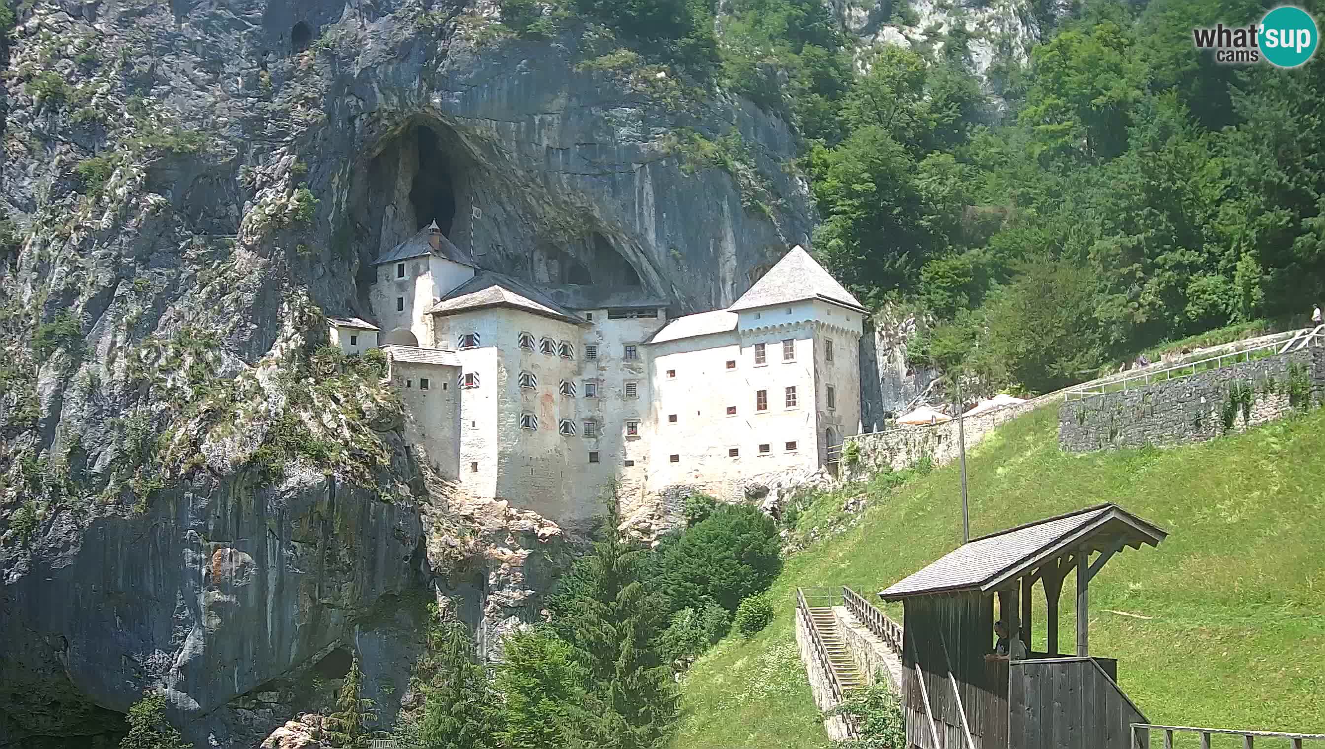 Spletna kamera Predjamski grad – Grad Predjama – Postojna