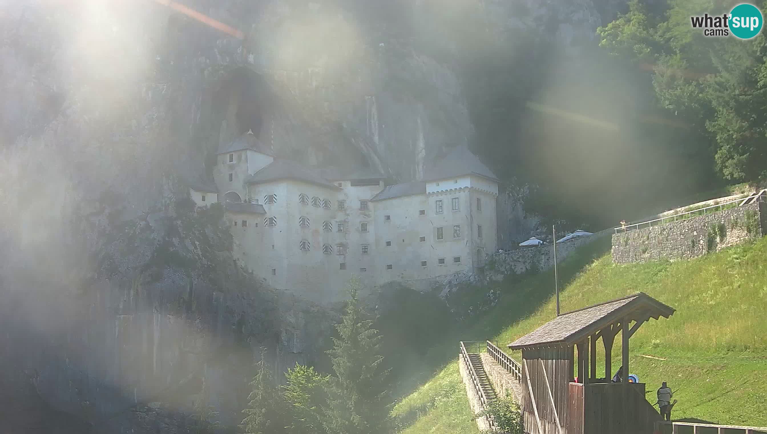Live Webcam Grad Predjama – Château de Predjama – Postojna – Slovénie