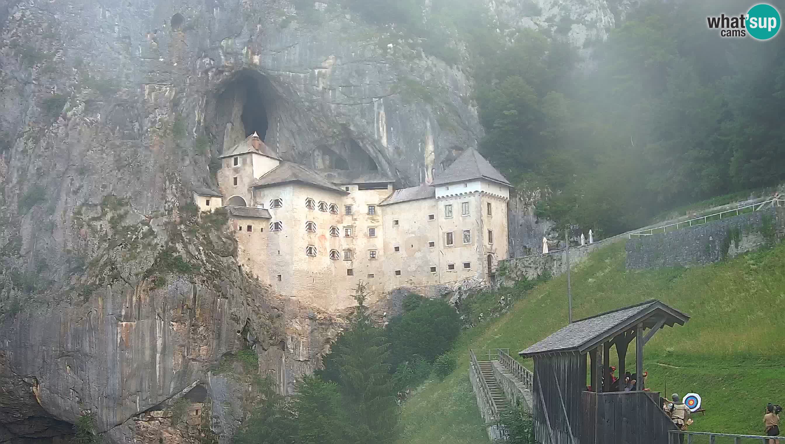 Live Webcam Grad Predjama – Château de Predjama – Postojna – Slovénie