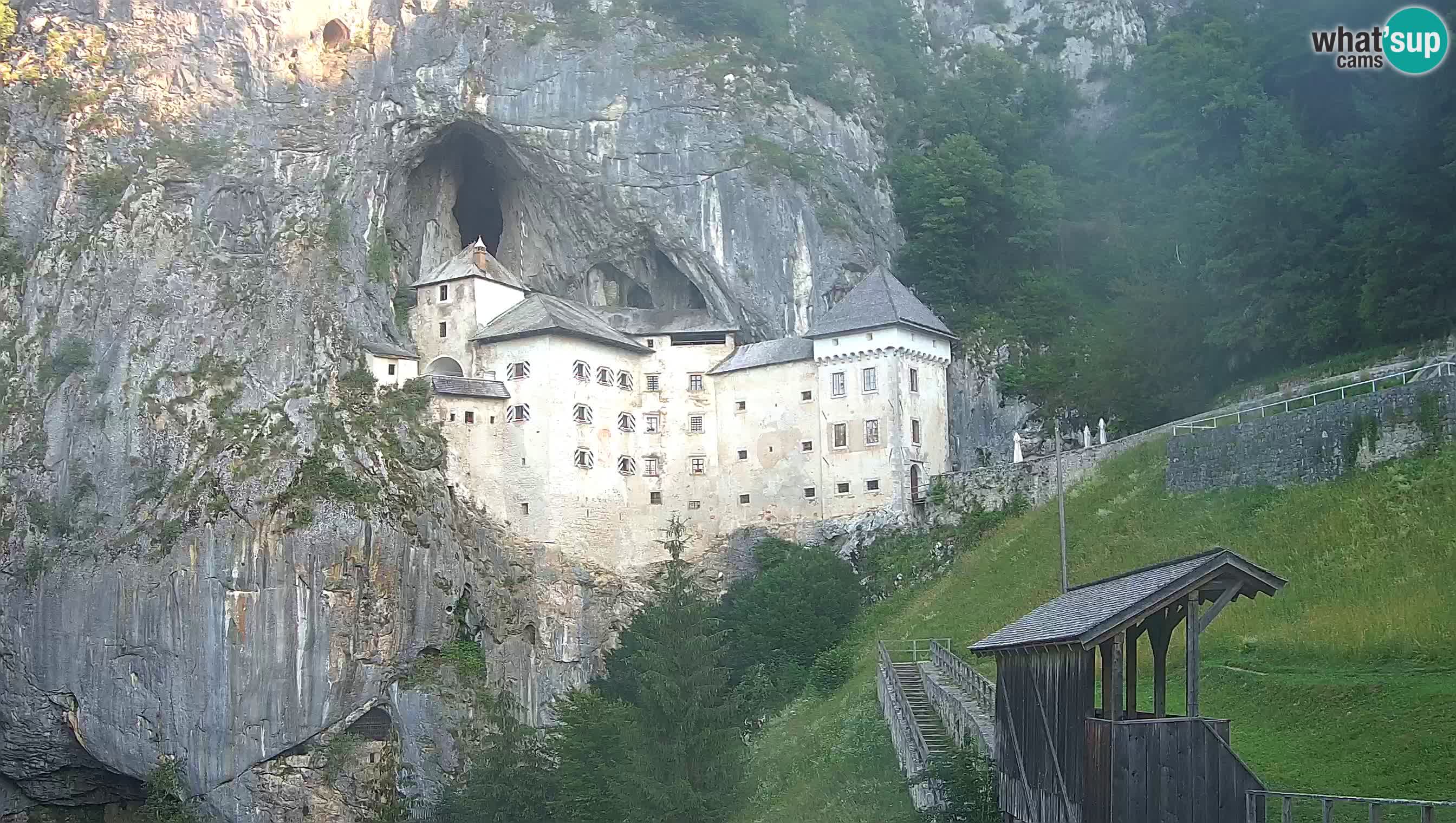 Live Webcam Höhlenburg Predjama – Postojna – Slowenien