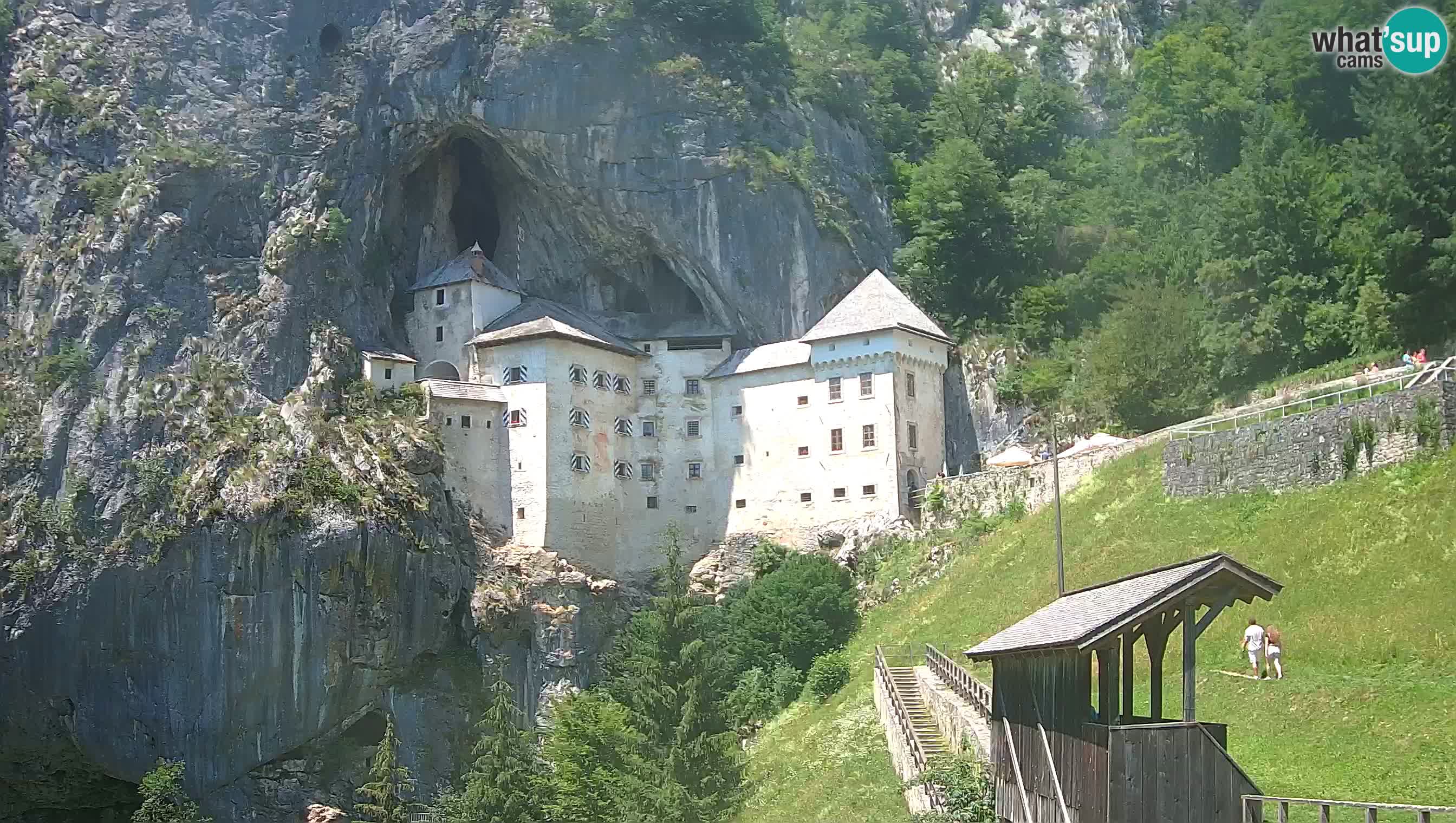 Spletna kamera Predjamski grad – Grad Predjama – Postojna