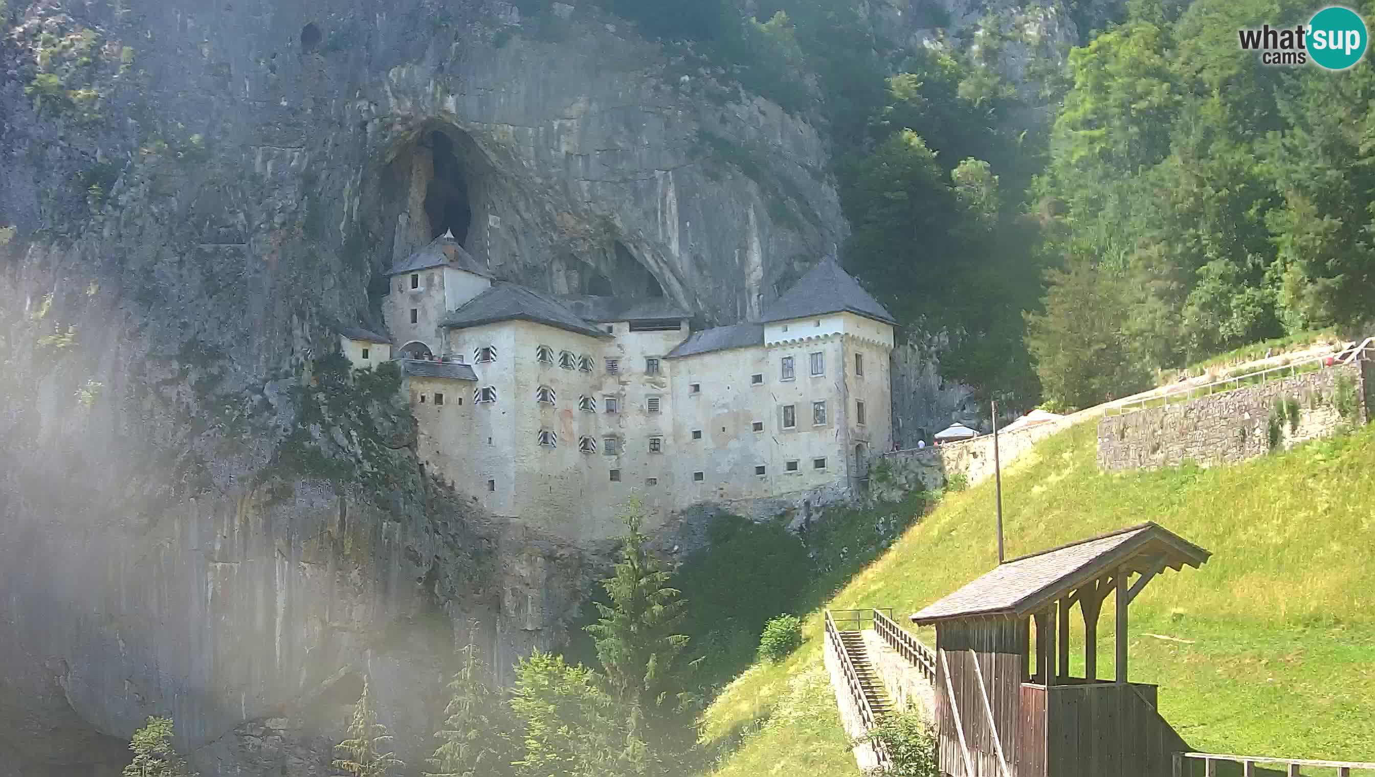 Web kamera Predjamski dvorac – Postojna – Slovenija