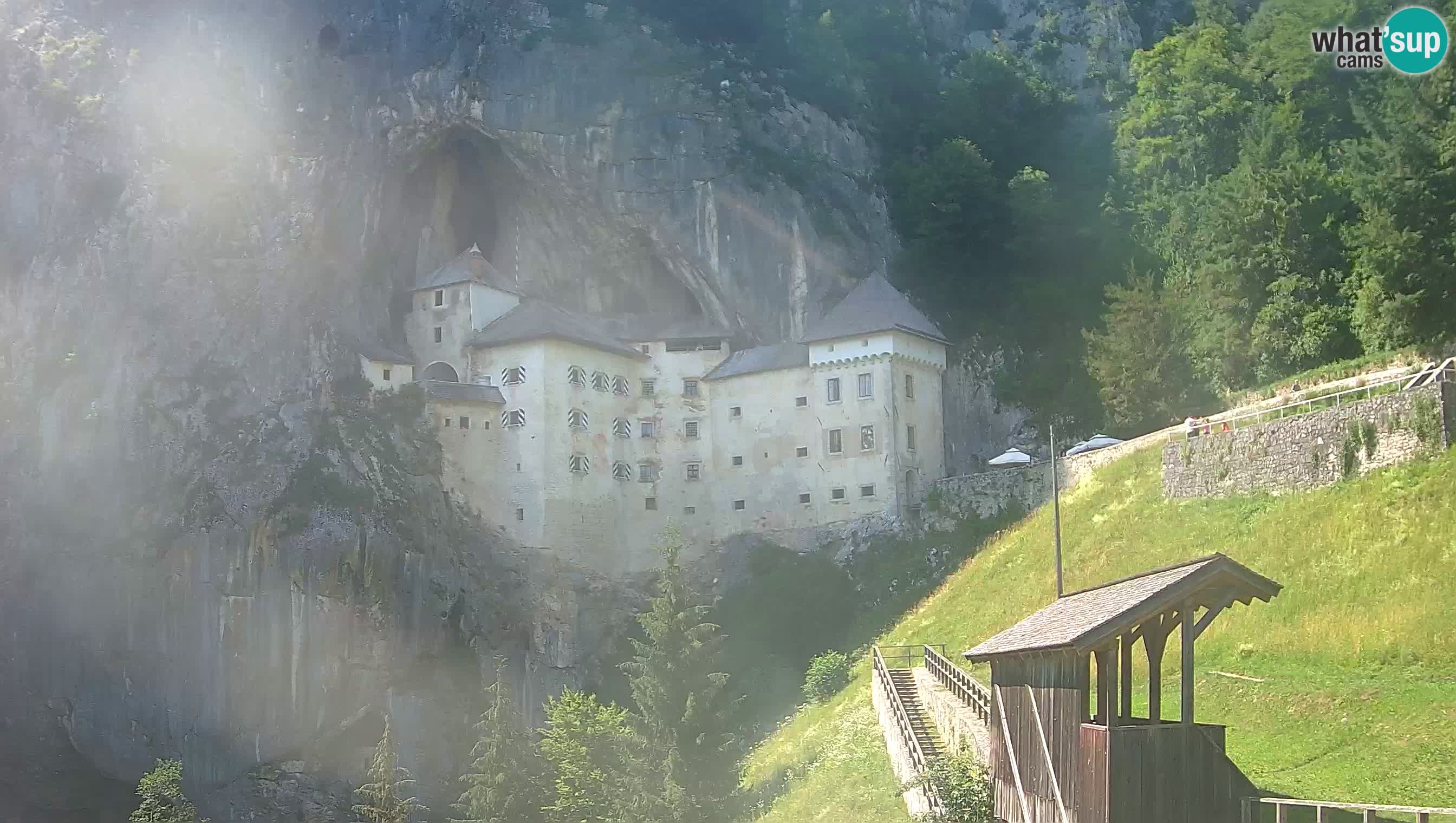 Live Webcam Grad Predjama – Château de Predjama – Postojna – Slovénie