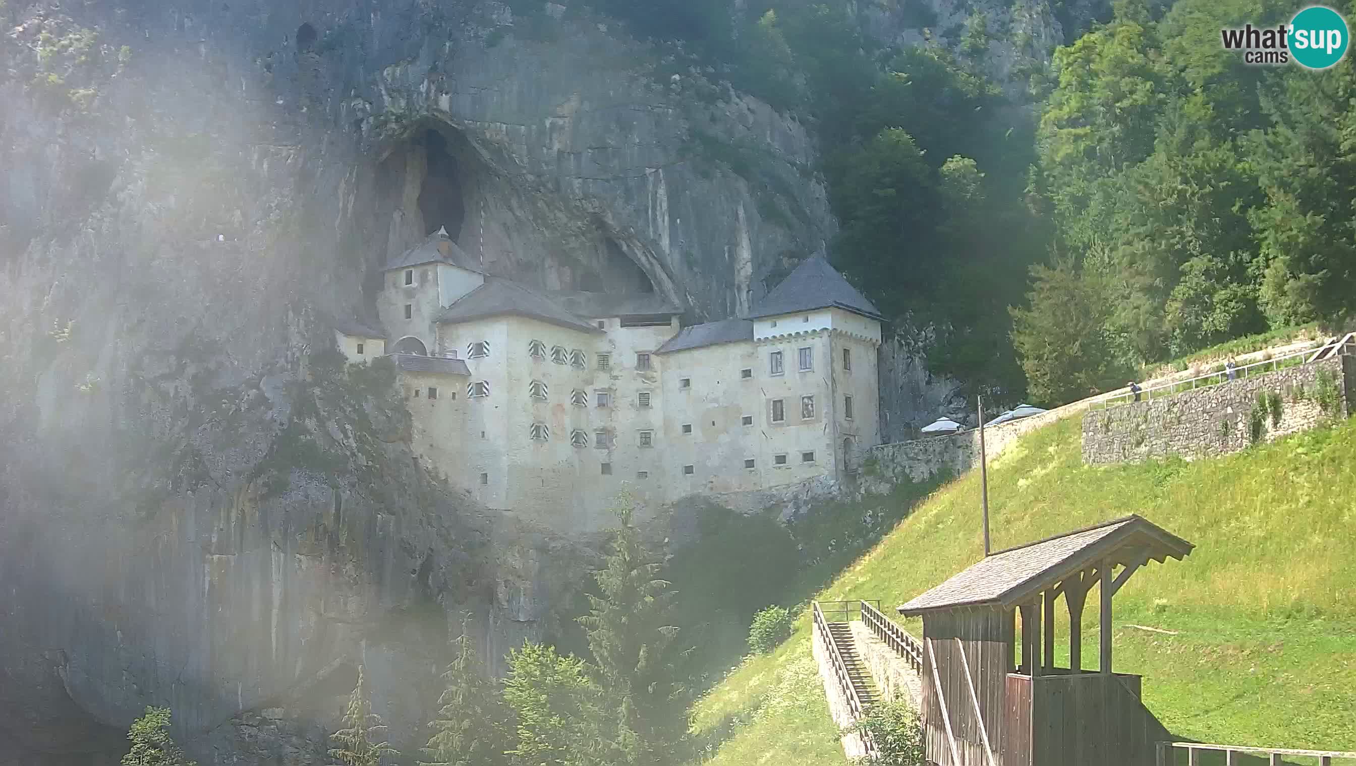 Live Webcam Grad Predjama – Château de Predjama – Postojna – Slovénie