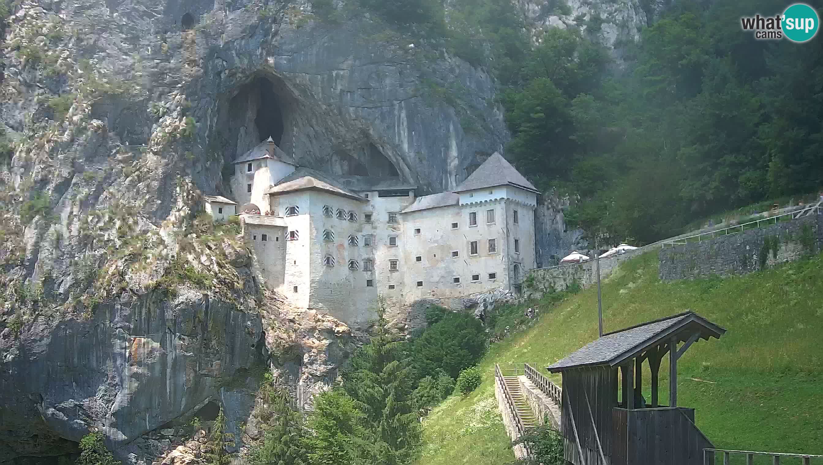 Live Webcam Höhlenburg Predjama – Postojna – Slowenien