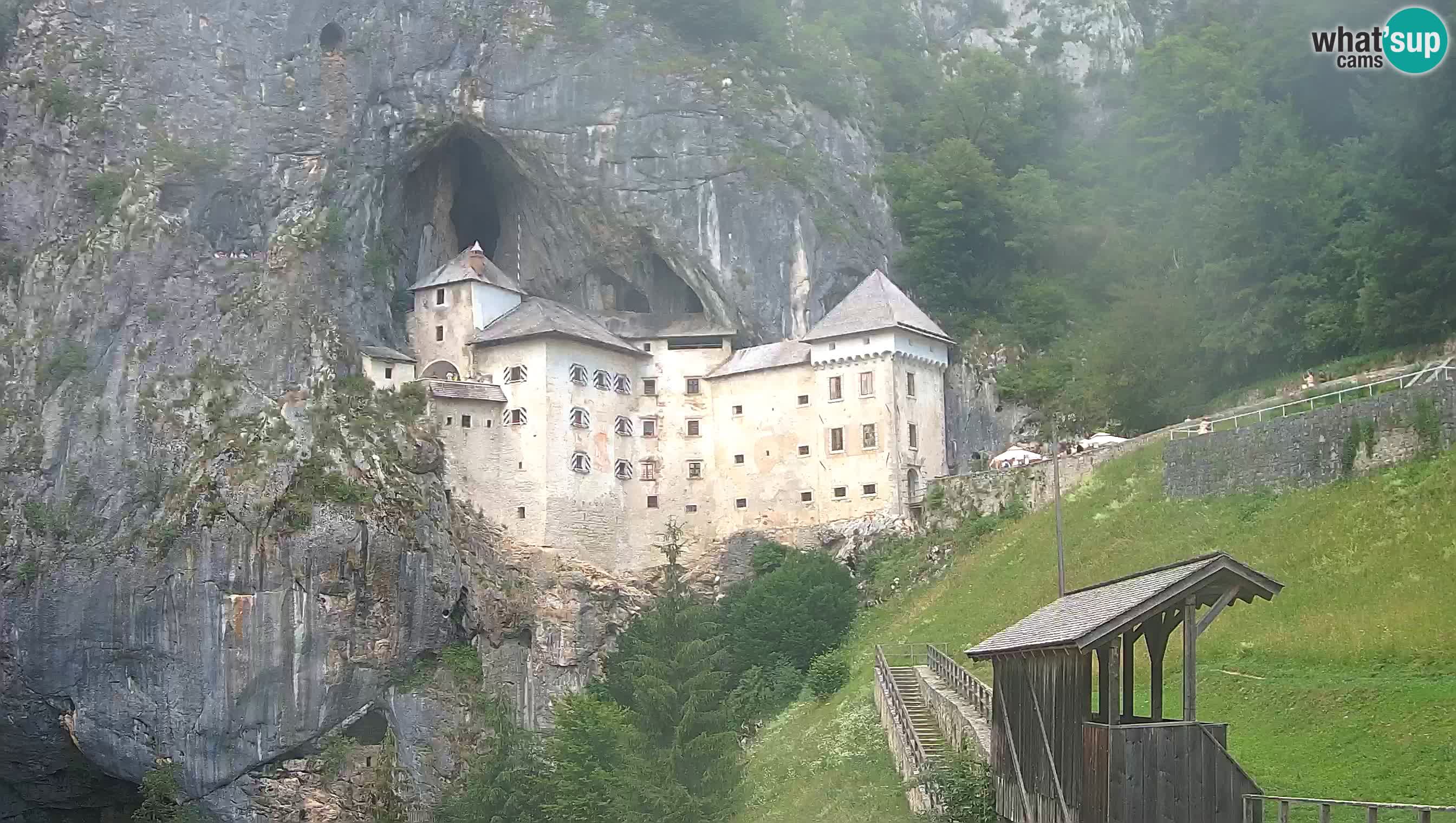 Live Webcam Grad Predjama – Château de Predjama – Postojna – Slovénie