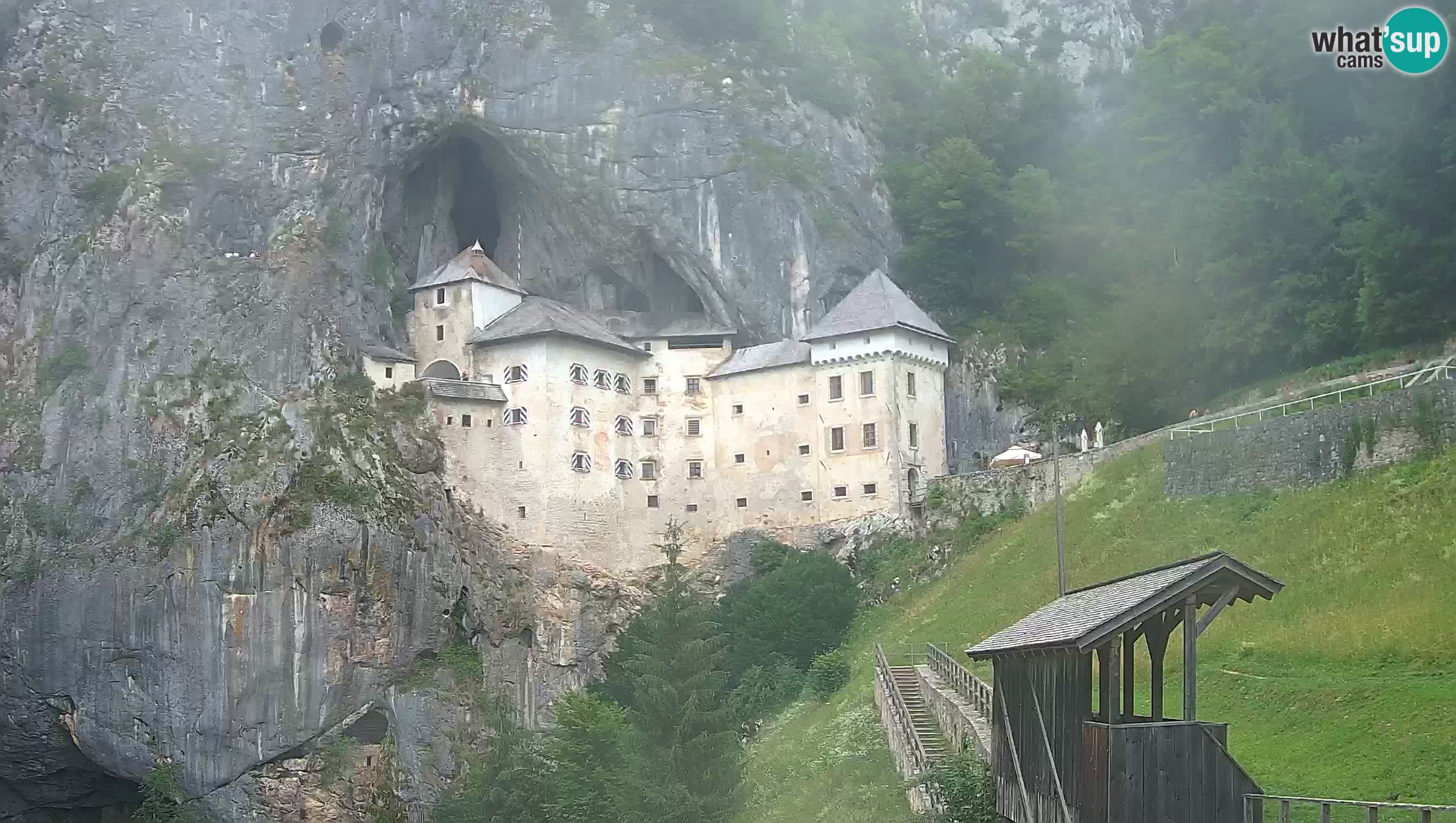 Live Webcam Grad Predjama – Château de Predjama – Postojna – Slovénie