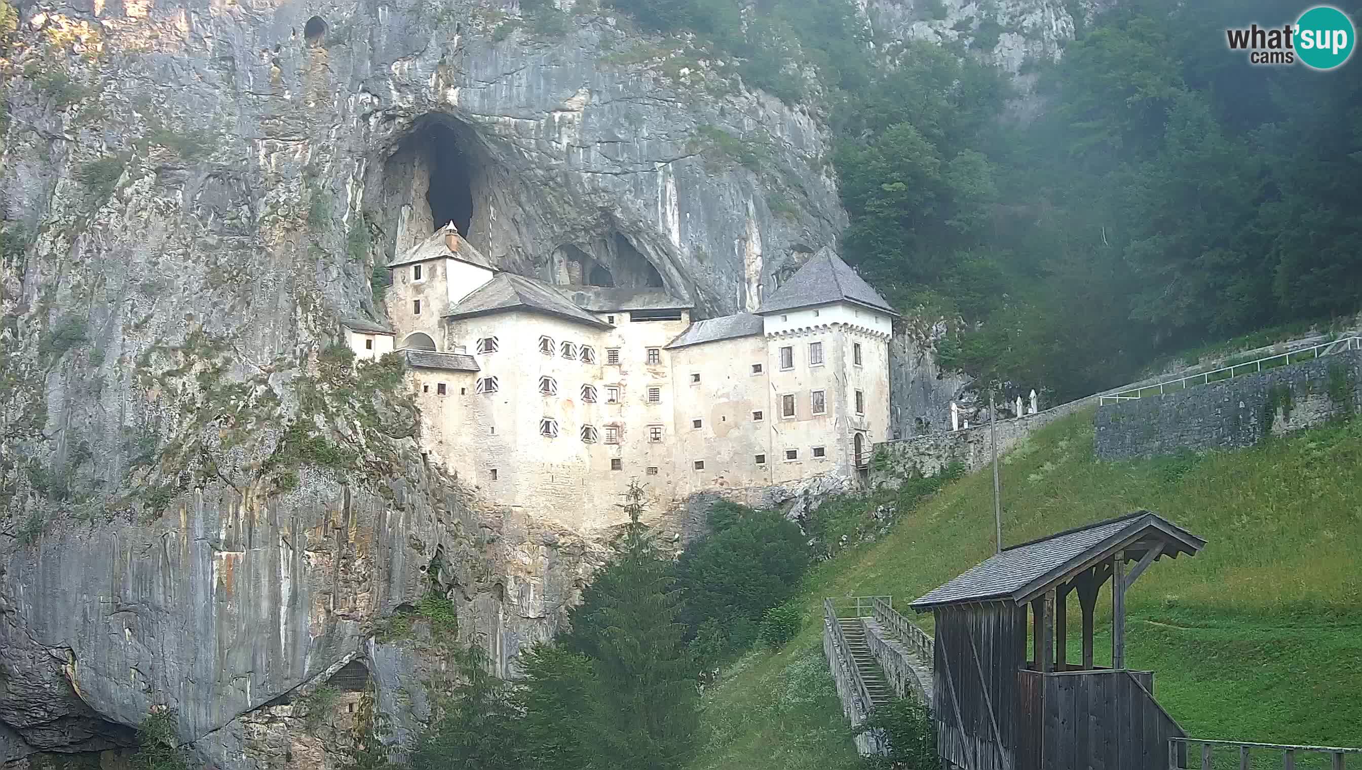 Live Webcam Höhlenburg Predjama – Postojna – Slowenien