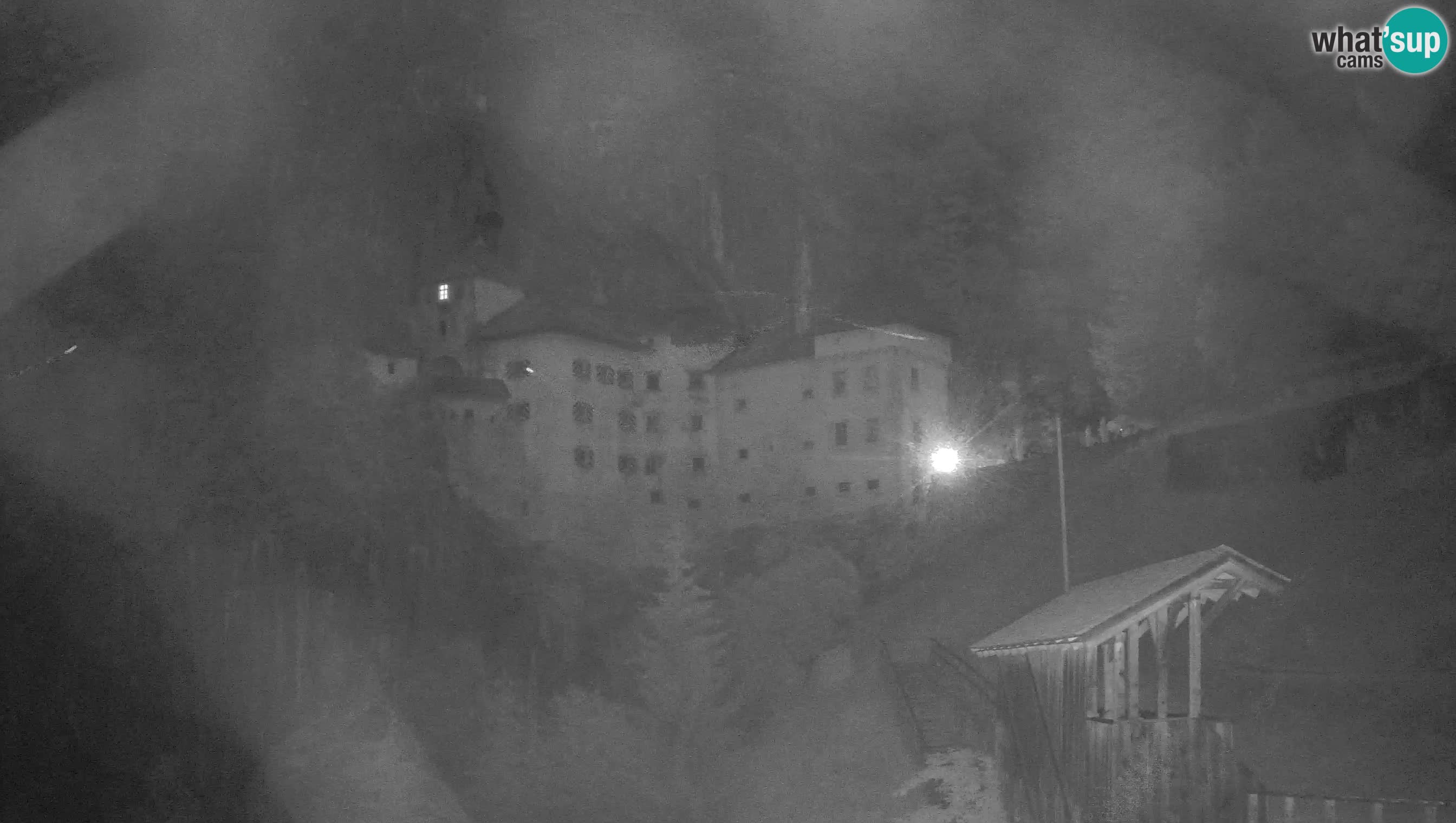 Spletna kamera Predjamski grad – Grad Predjama – Postojna