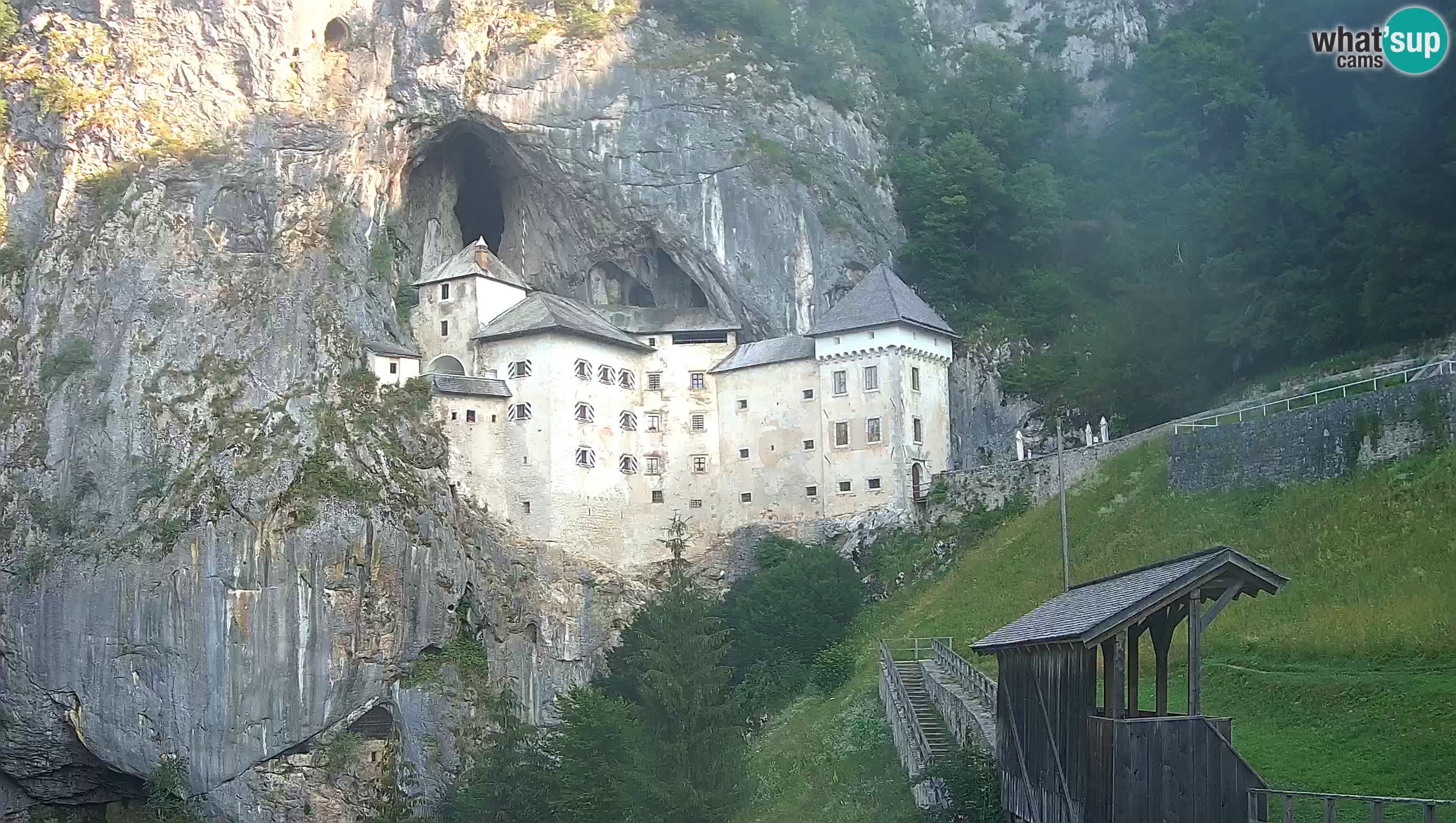 Live Webcam Höhlenburg Predjama – Postojna – Slowenien