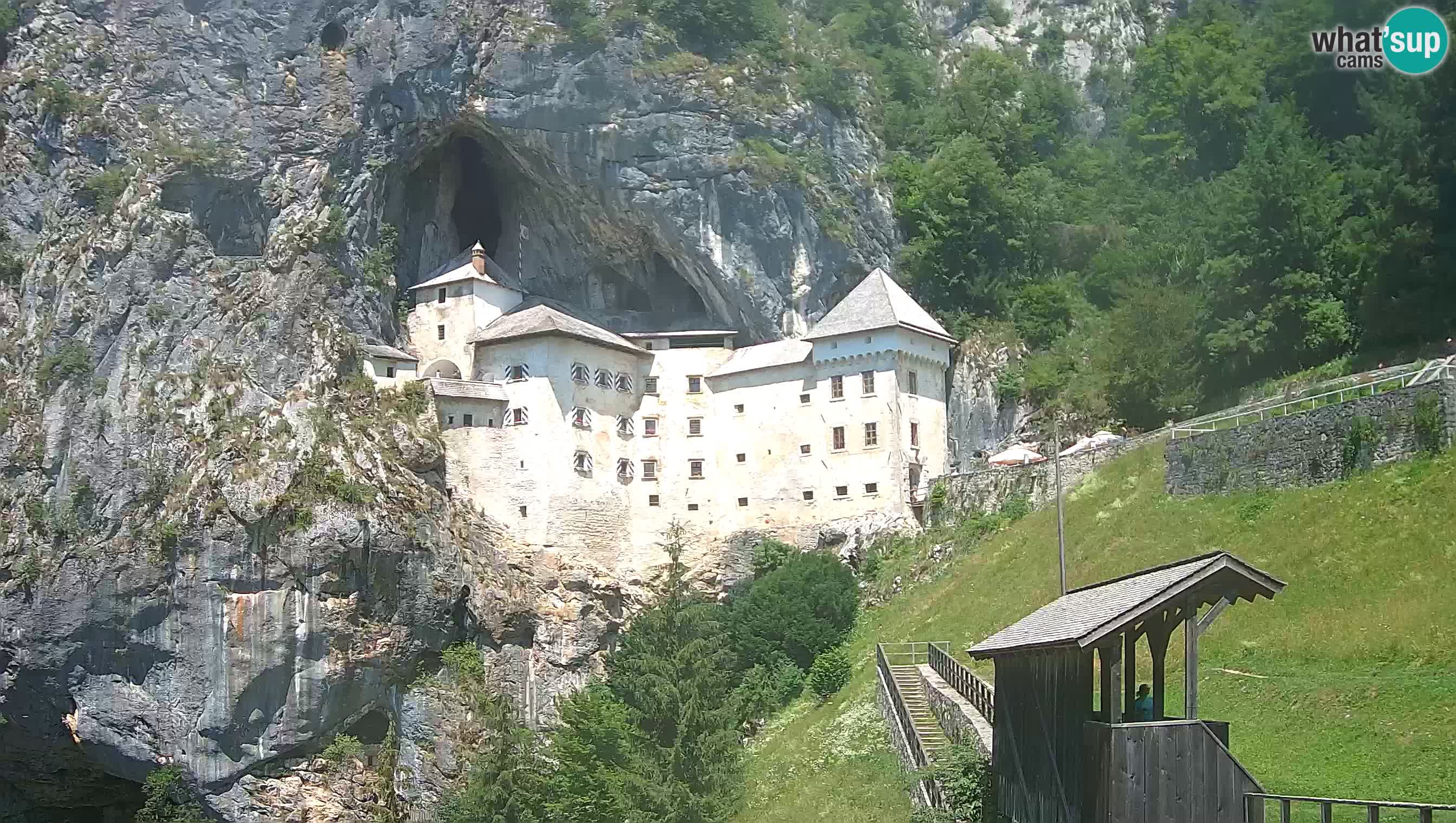 Spletna kamera Predjamski grad – Grad Predjama – Postojna