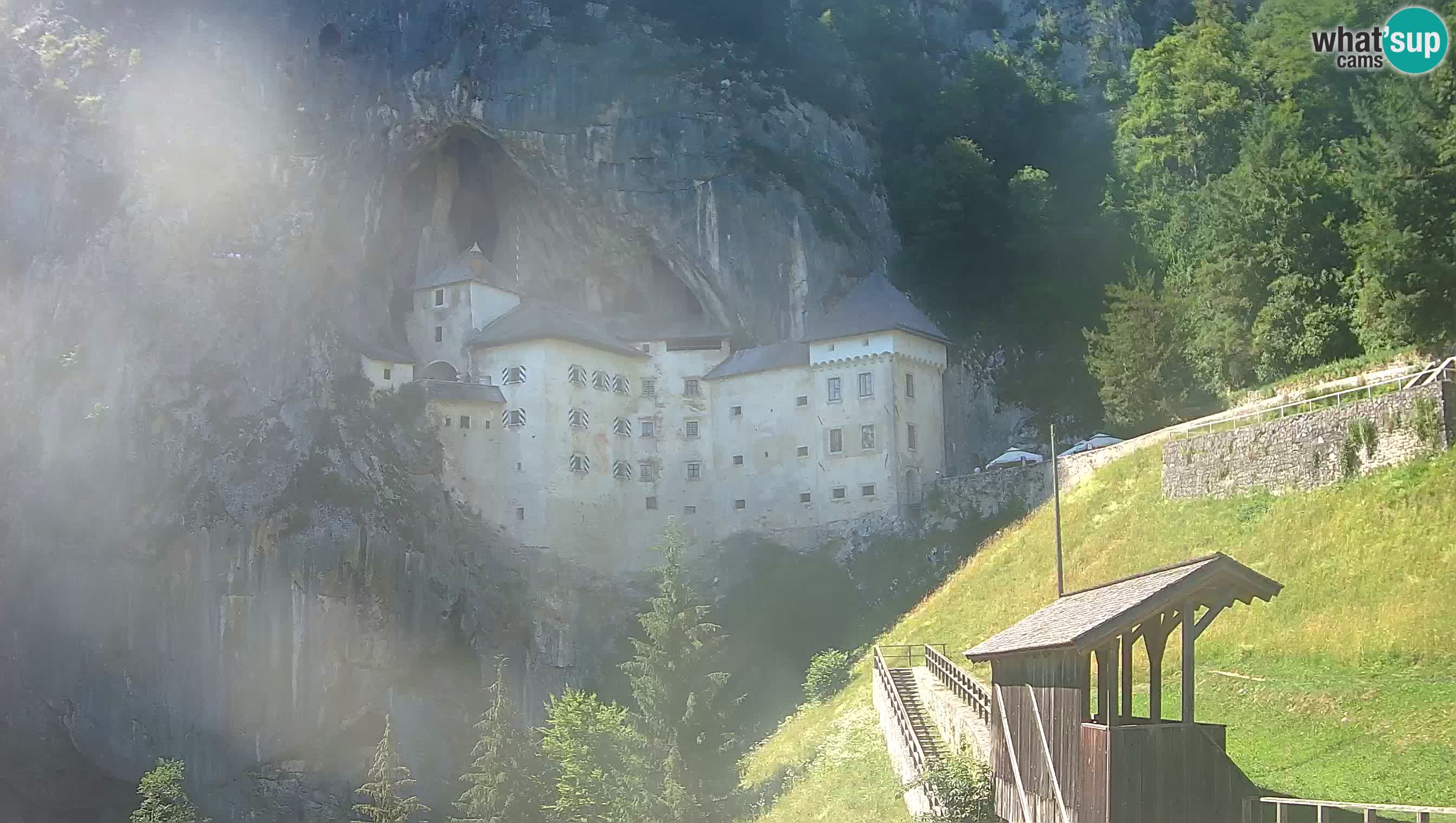 Live Webcam Predjamski grad – Predjama Castle – Postojna – Slovenia