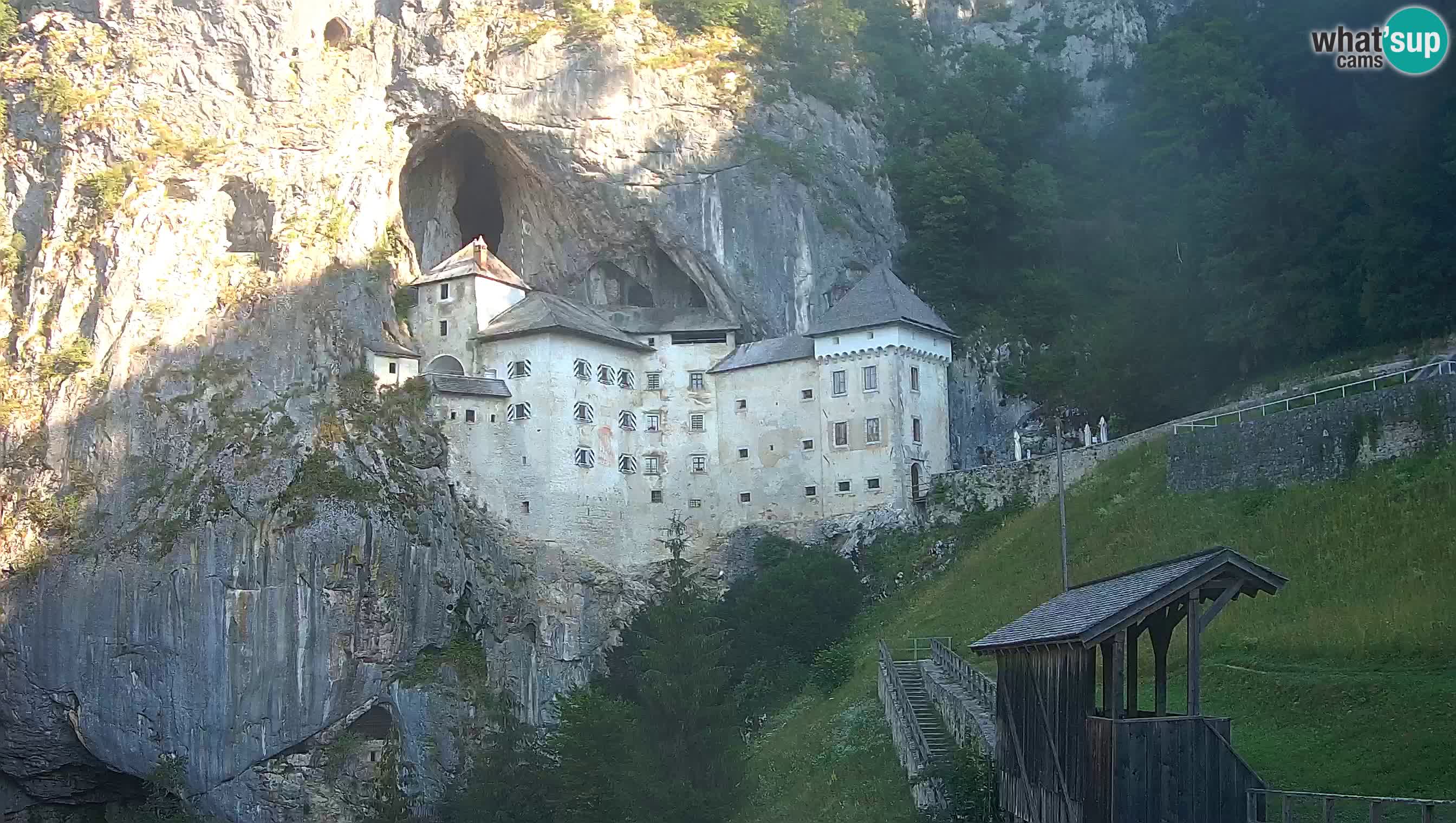 Live Webcam Höhlenburg Predjama – Postojna – Slowenien