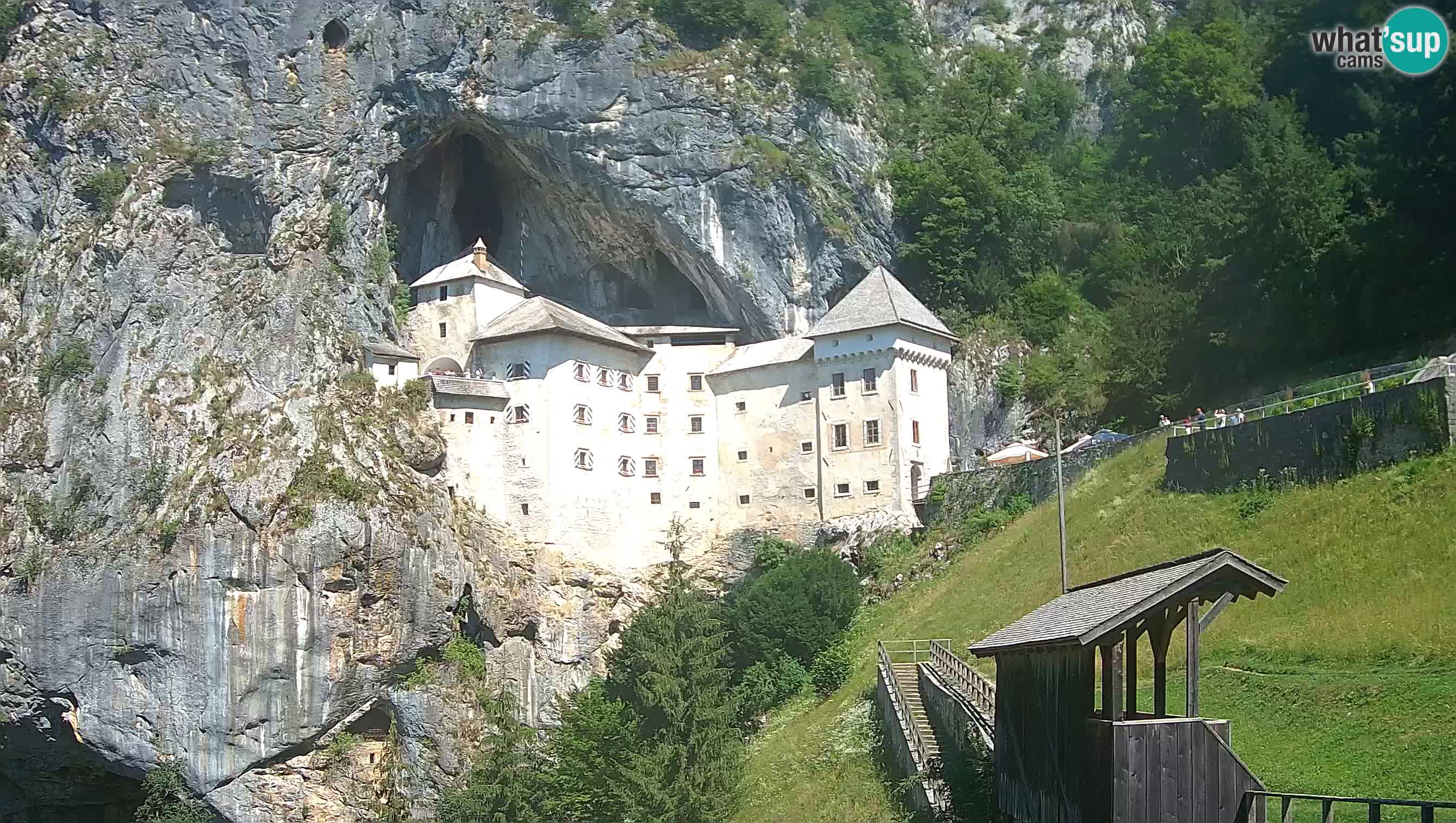 Spletna kamera Predjamski grad – Grad Predjama – Postojna