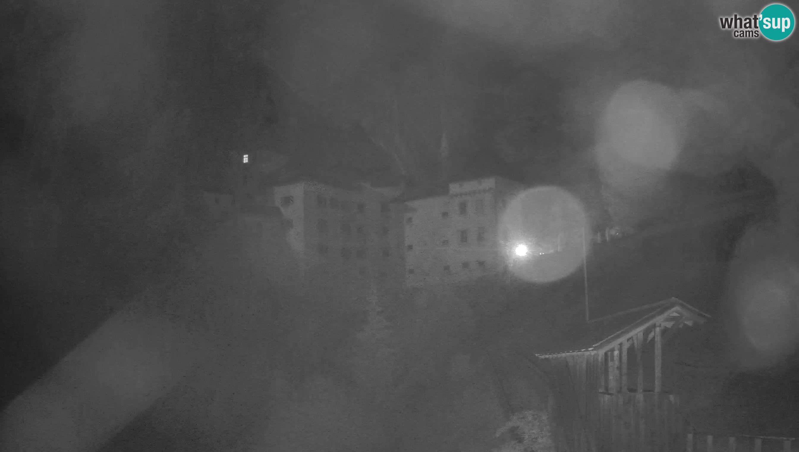 Spletna kamera Predjamski grad – Grad Predjama – Postojna