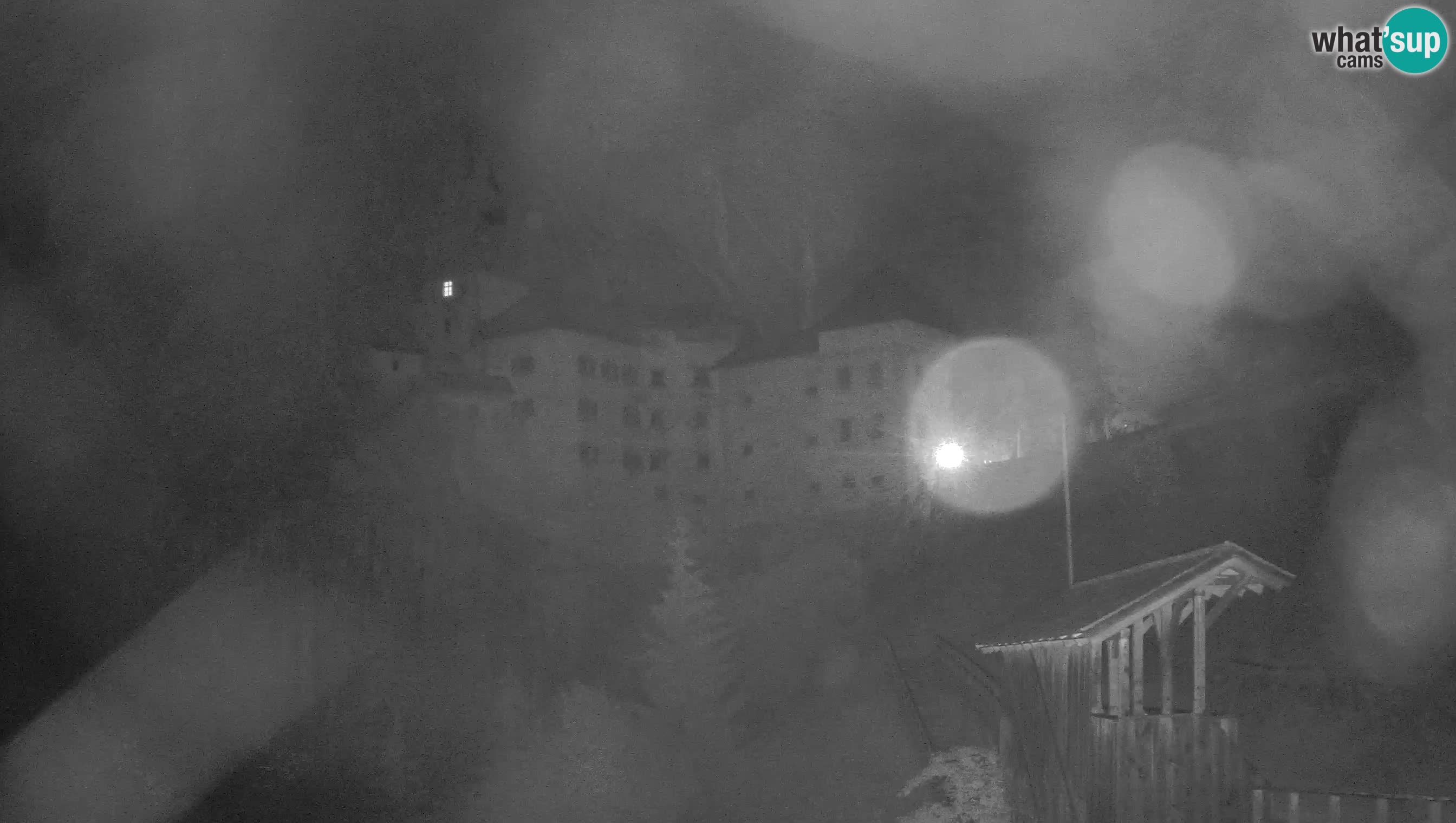 Spletna kamera Predjamski grad – Grad Predjama – Postojna