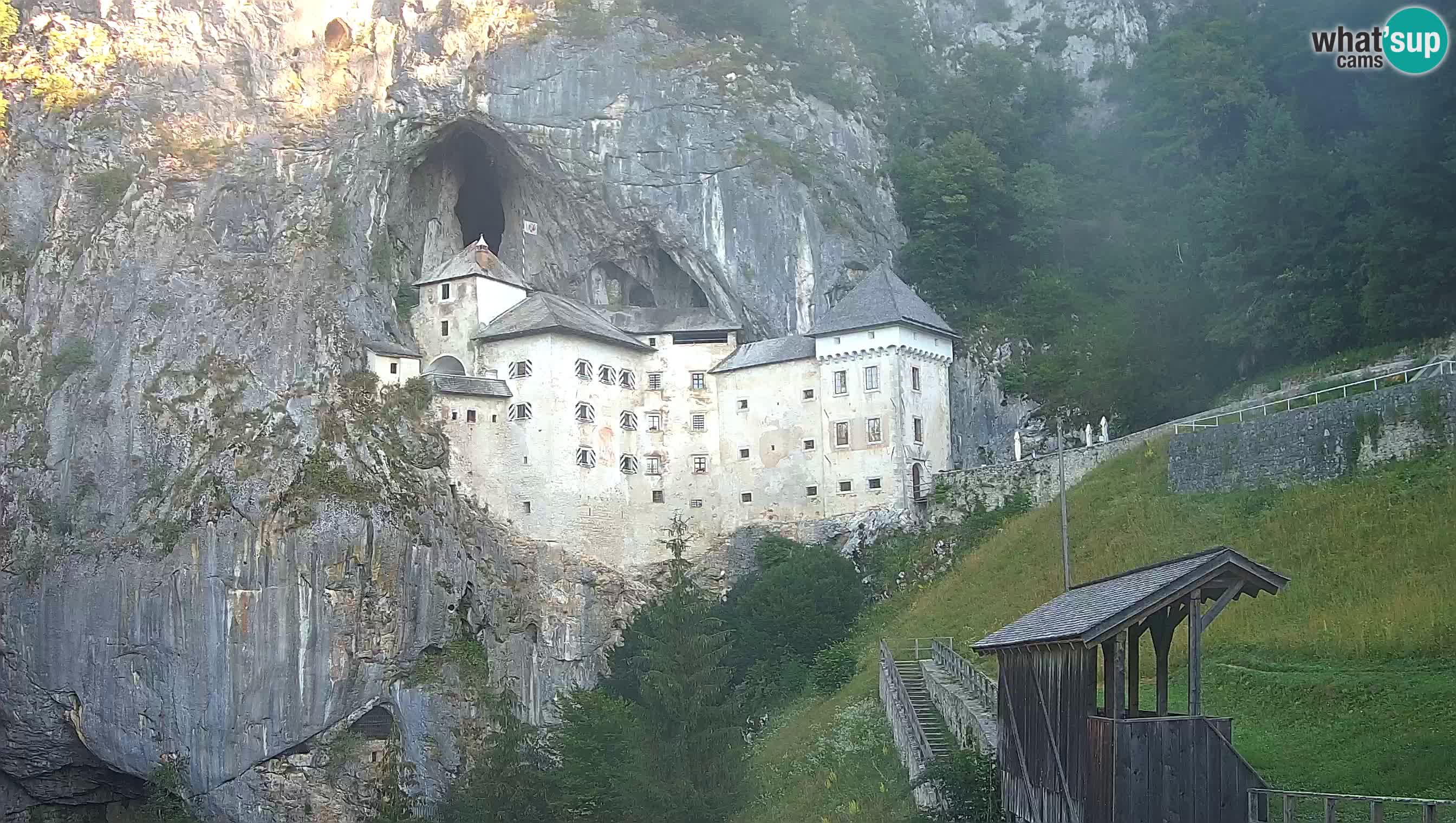 Live Webcam Grad Predjama – Château de Predjama – Postojna – Slovénie