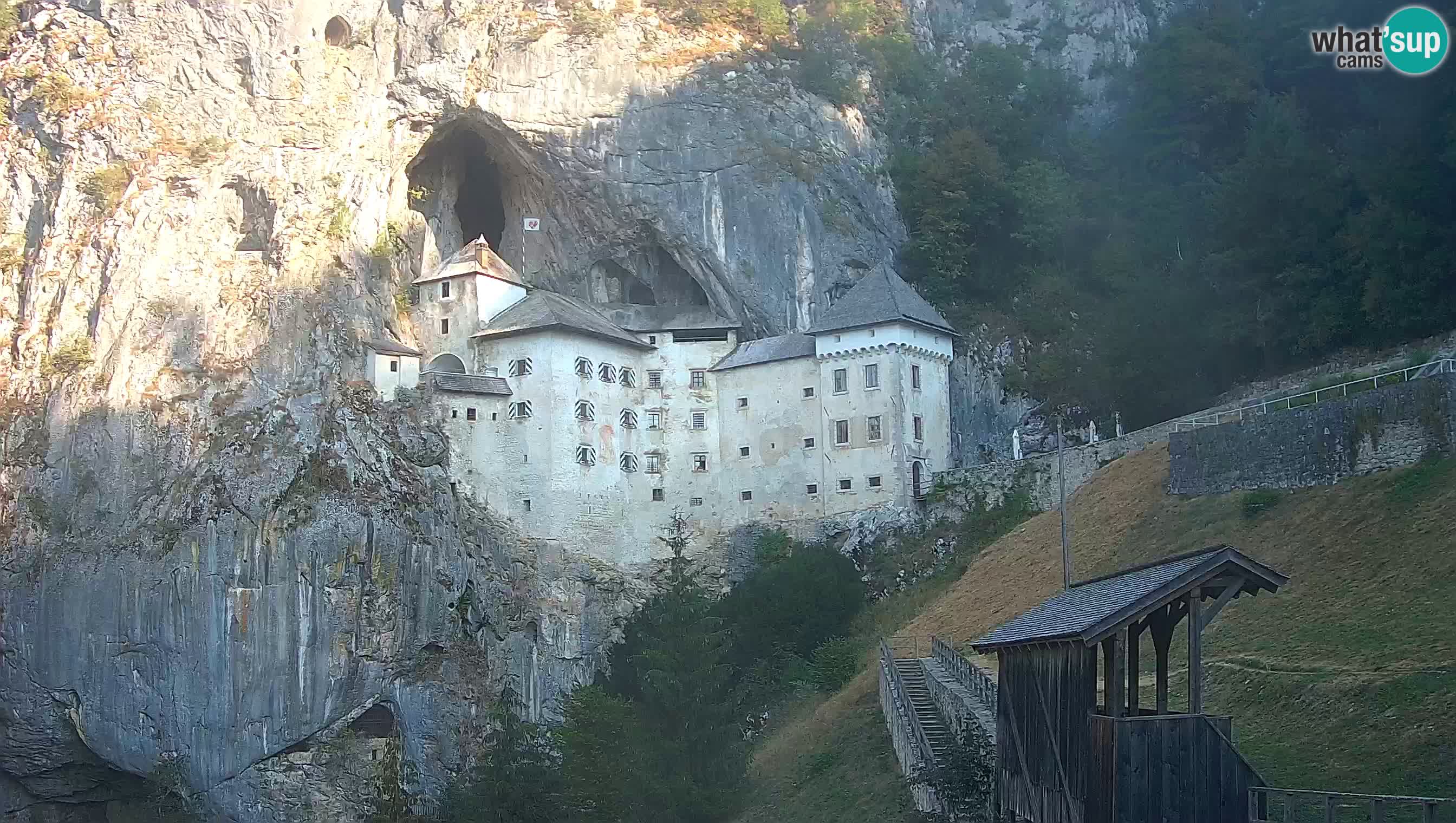 Live Webcam Höhlenburg Predjama – Postojna – Slowenien