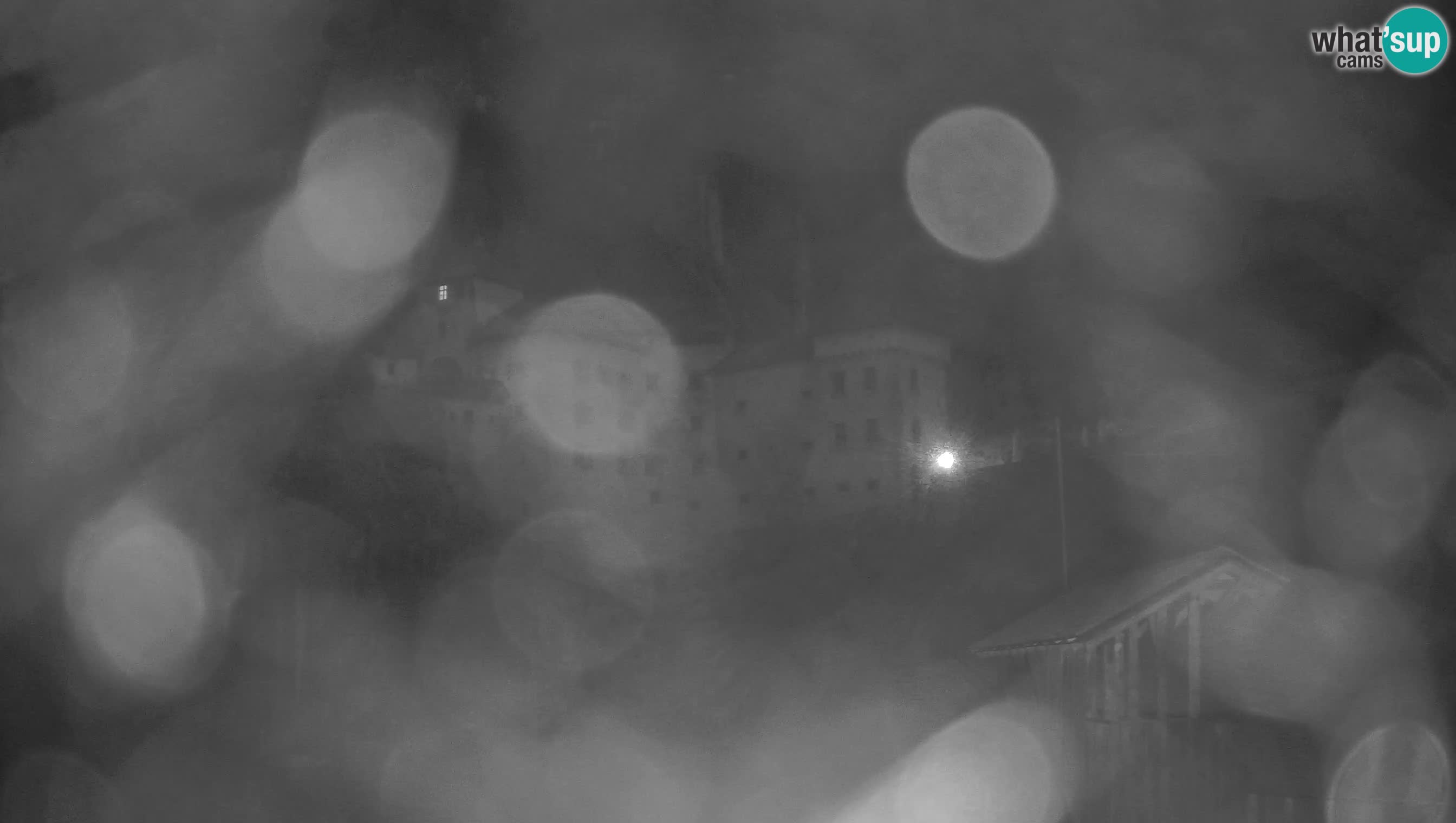 Live Webcam Höhlenburg Predjama – Postojna – Slowenien