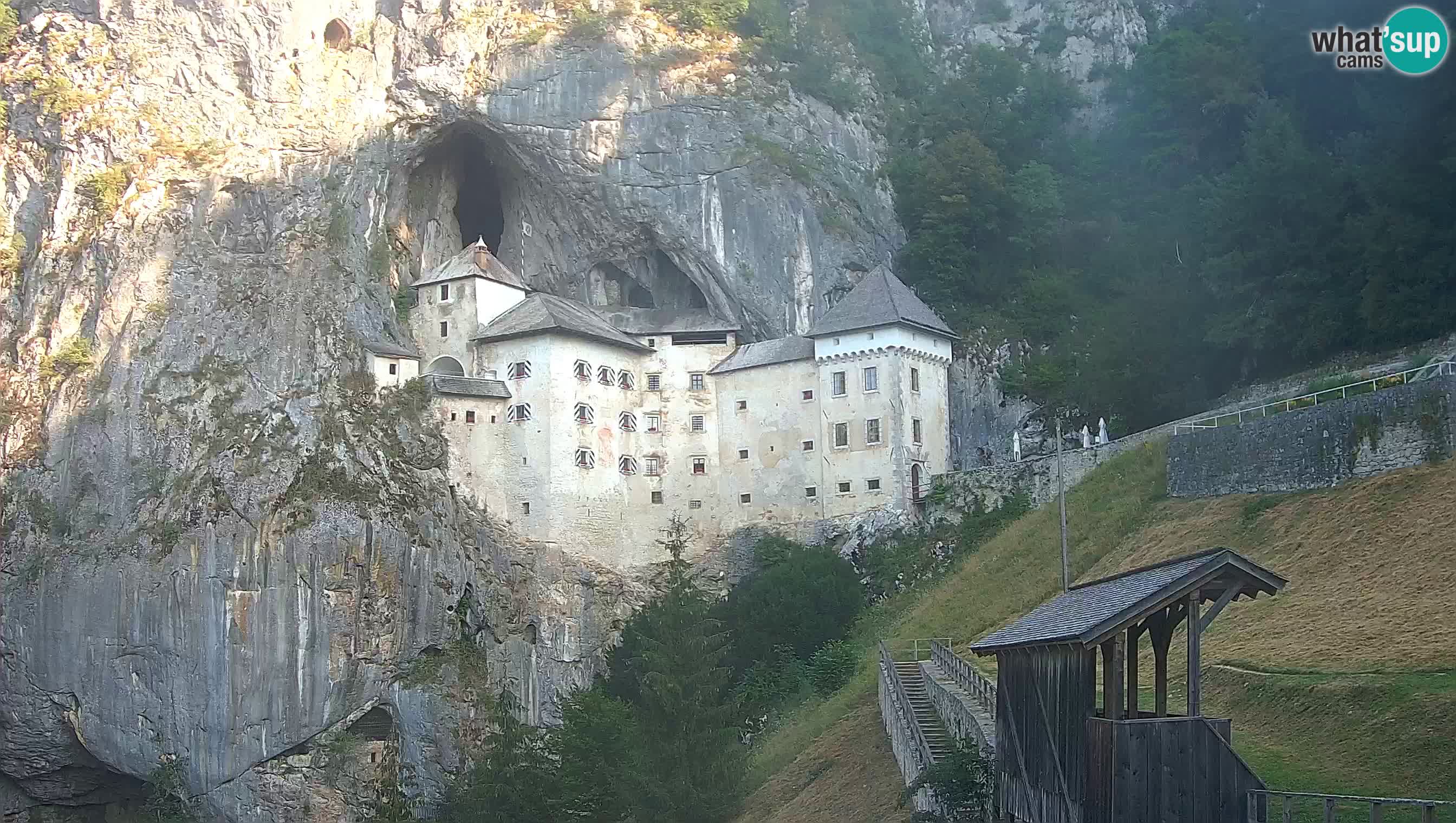 Live Webcam Höhlenburg Predjama – Postojna – Slowenien