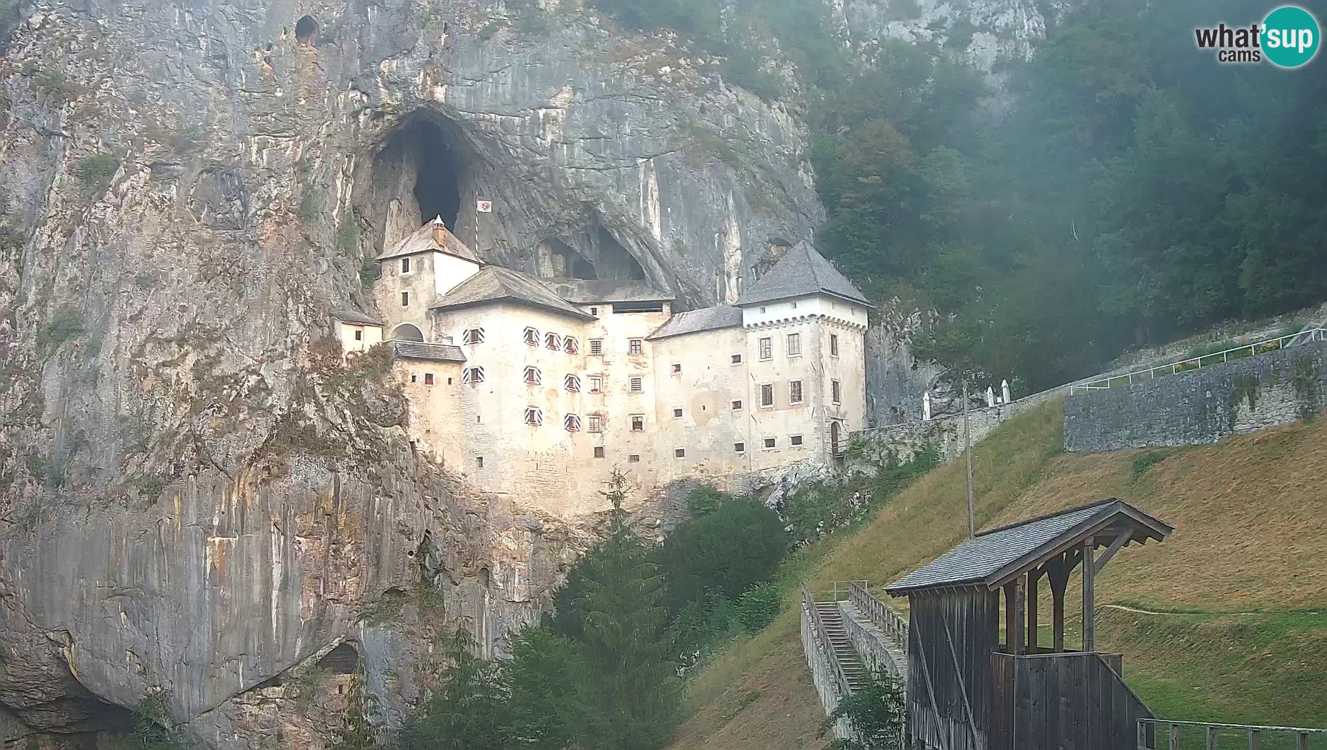 Live Webcam Höhlenburg Predjama – Postojna – Slowenien