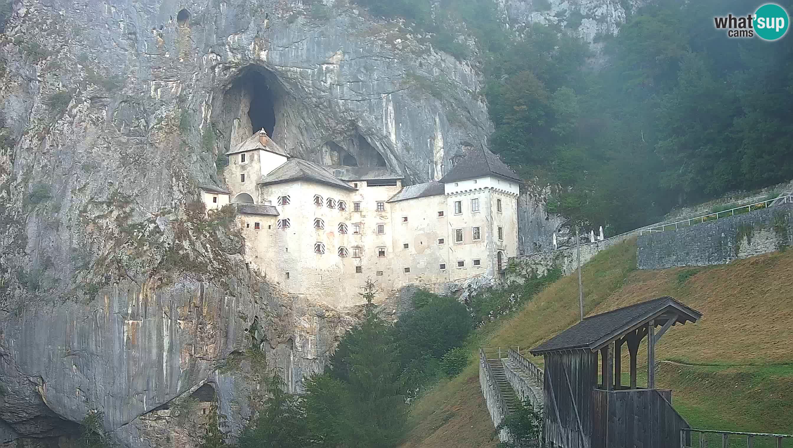 Web kamera Predjamski dvorac – Postojna – Slovenija
