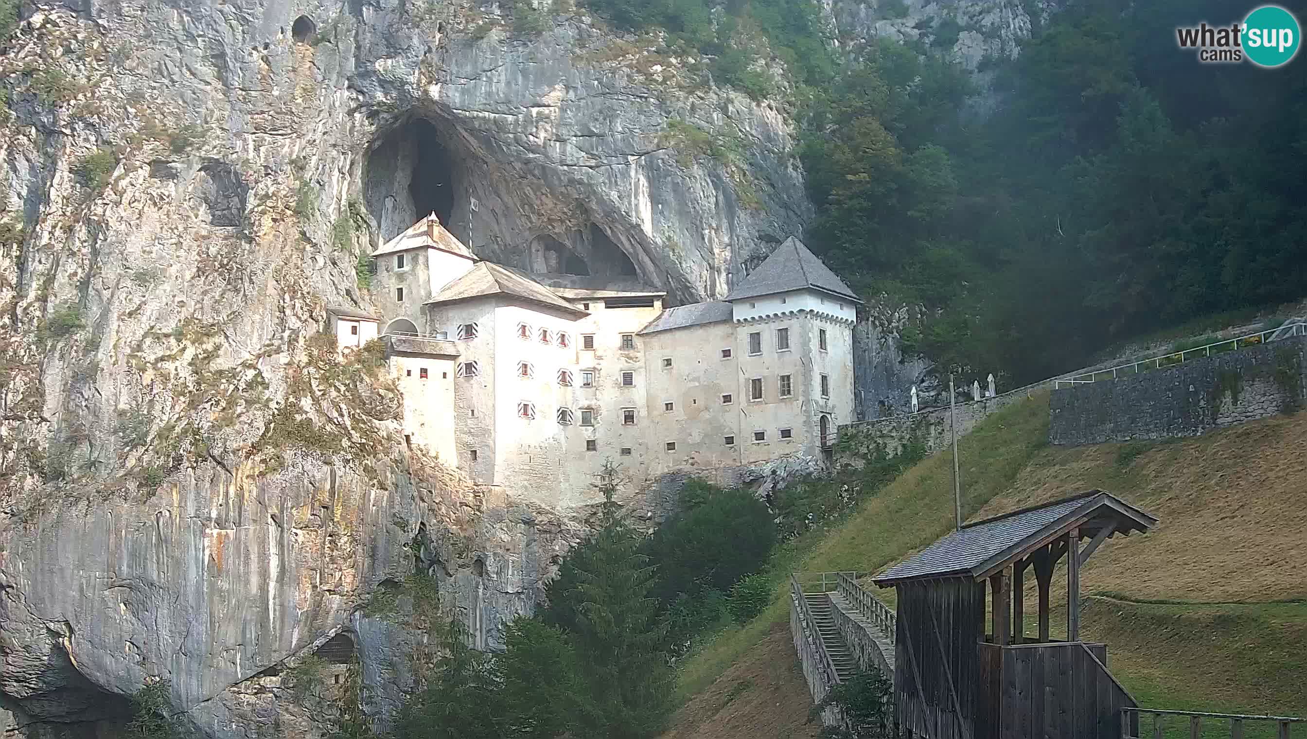 Live Webcam Höhlenburg Predjama – Postojna – Slowenien