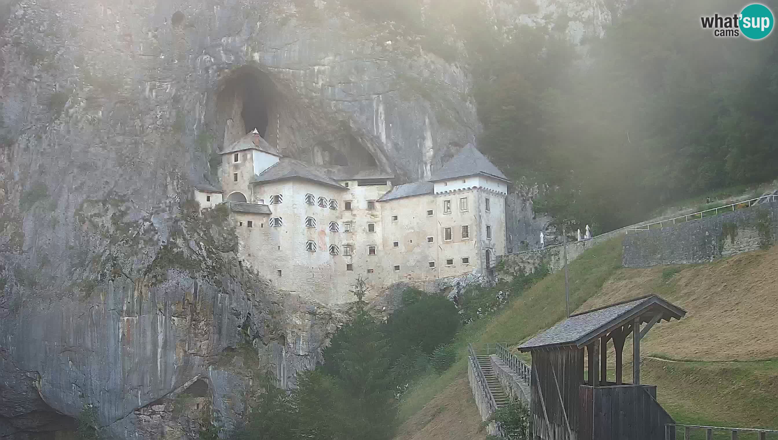 Live Webcam Grad Predjama – Château de Predjama – Postojna – Slovénie