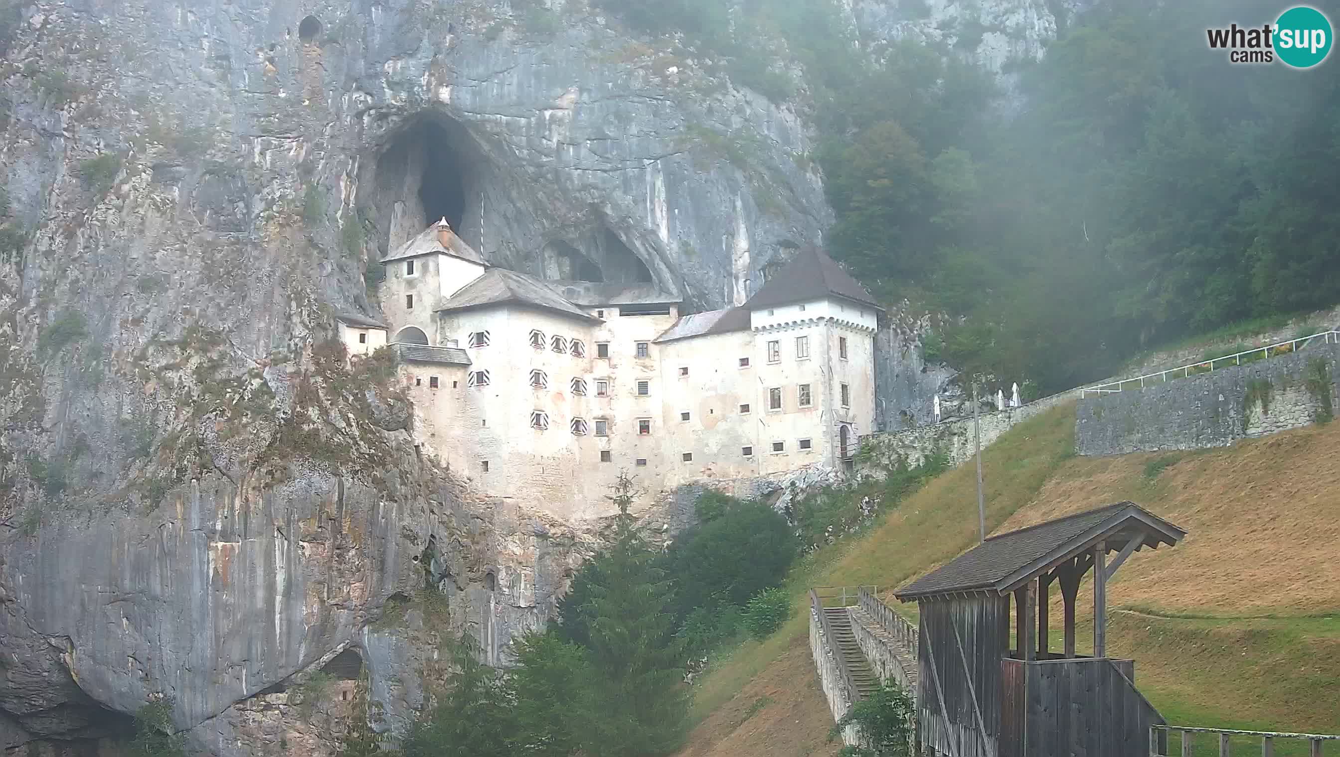 Live Webcam Grad Predjama – Château de Predjama – Postojna – Slovénie