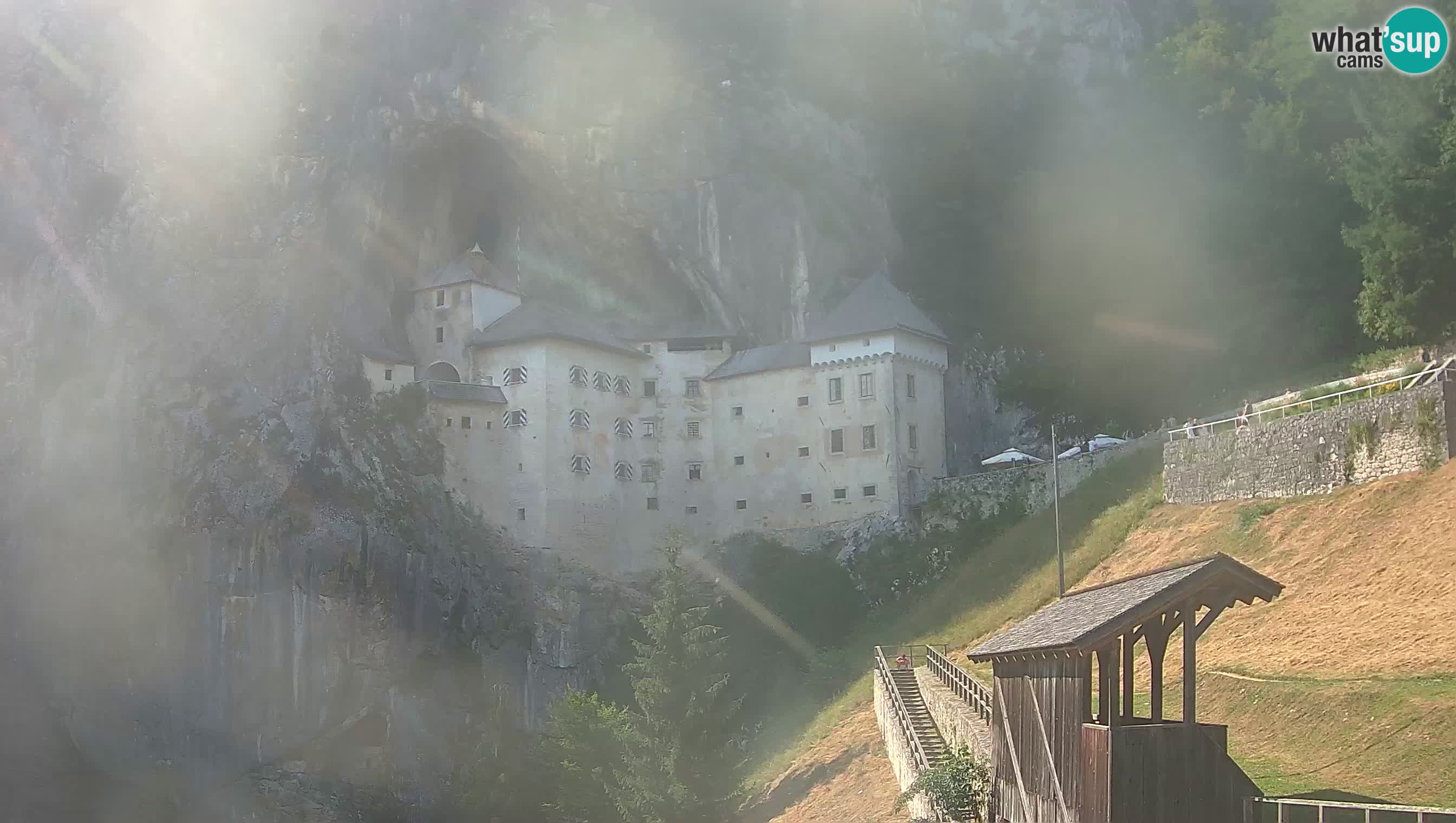 Live Webcam Grad Predjama – Château de Predjama – Postojna – Slovénie