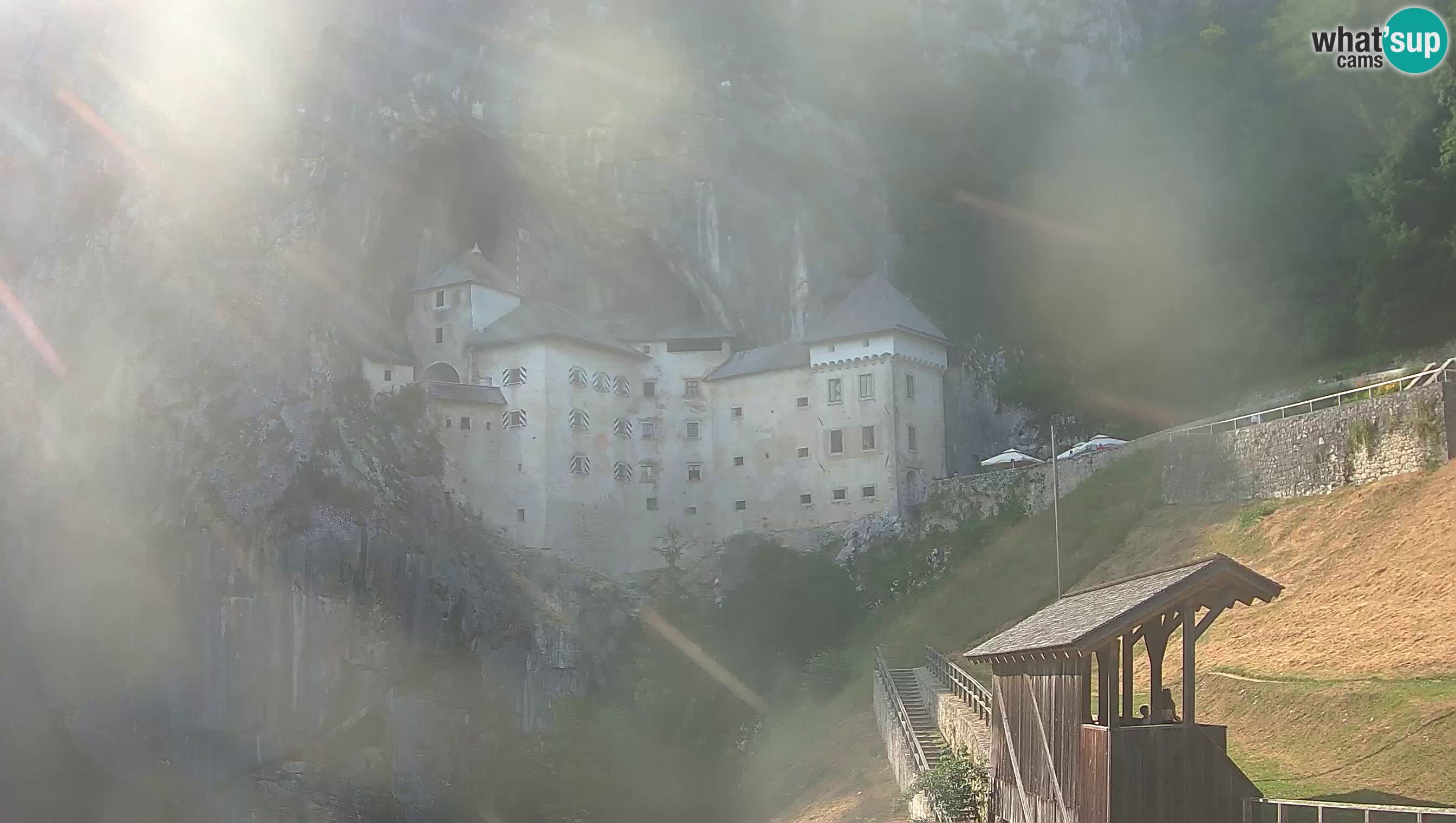 Live Webcam Grad Predjama – Château de Predjama – Postojna – Slovénie