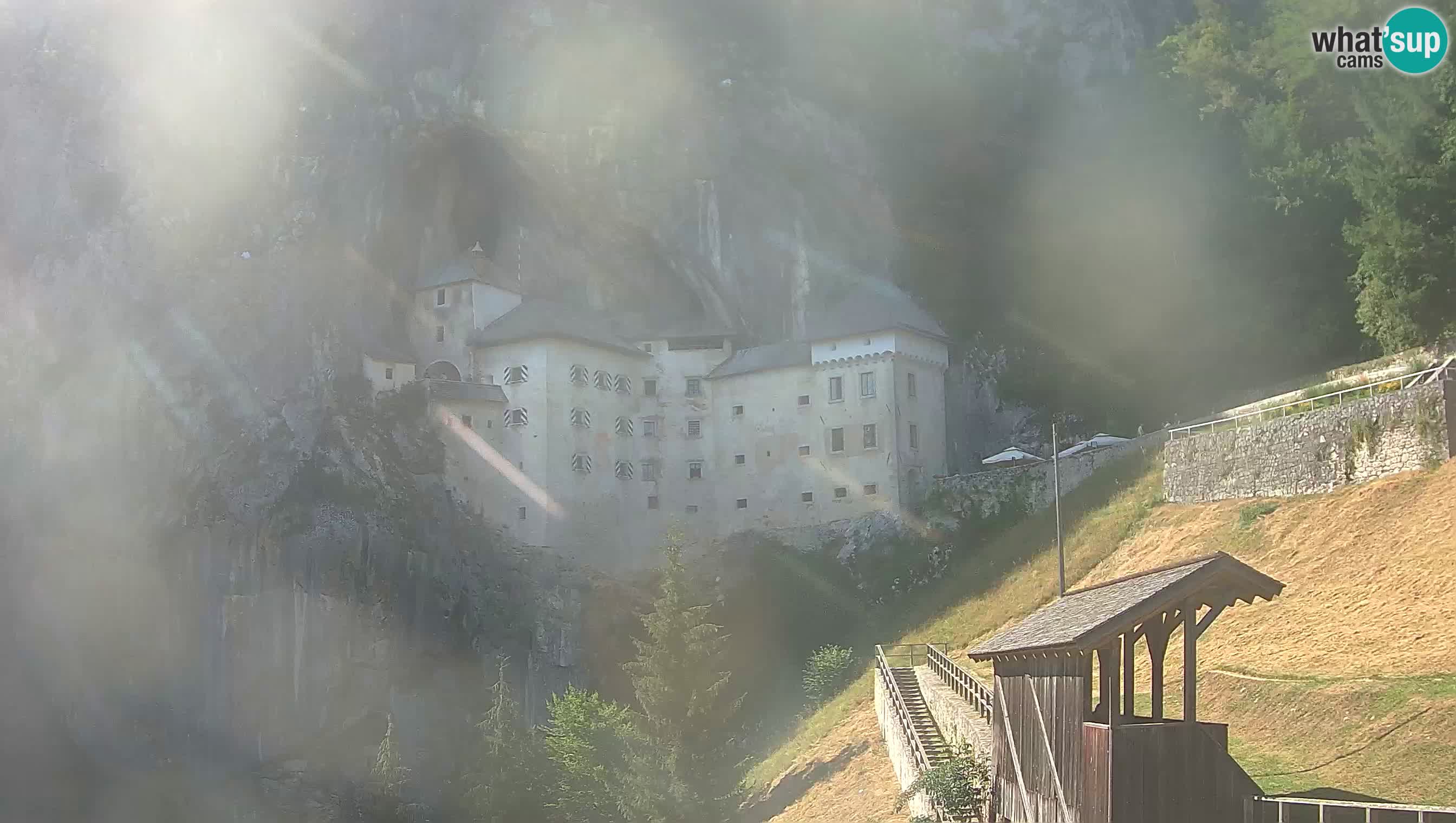 Live Webcam Grad Predjama – Château de Predjama – Postojna – Slovénie