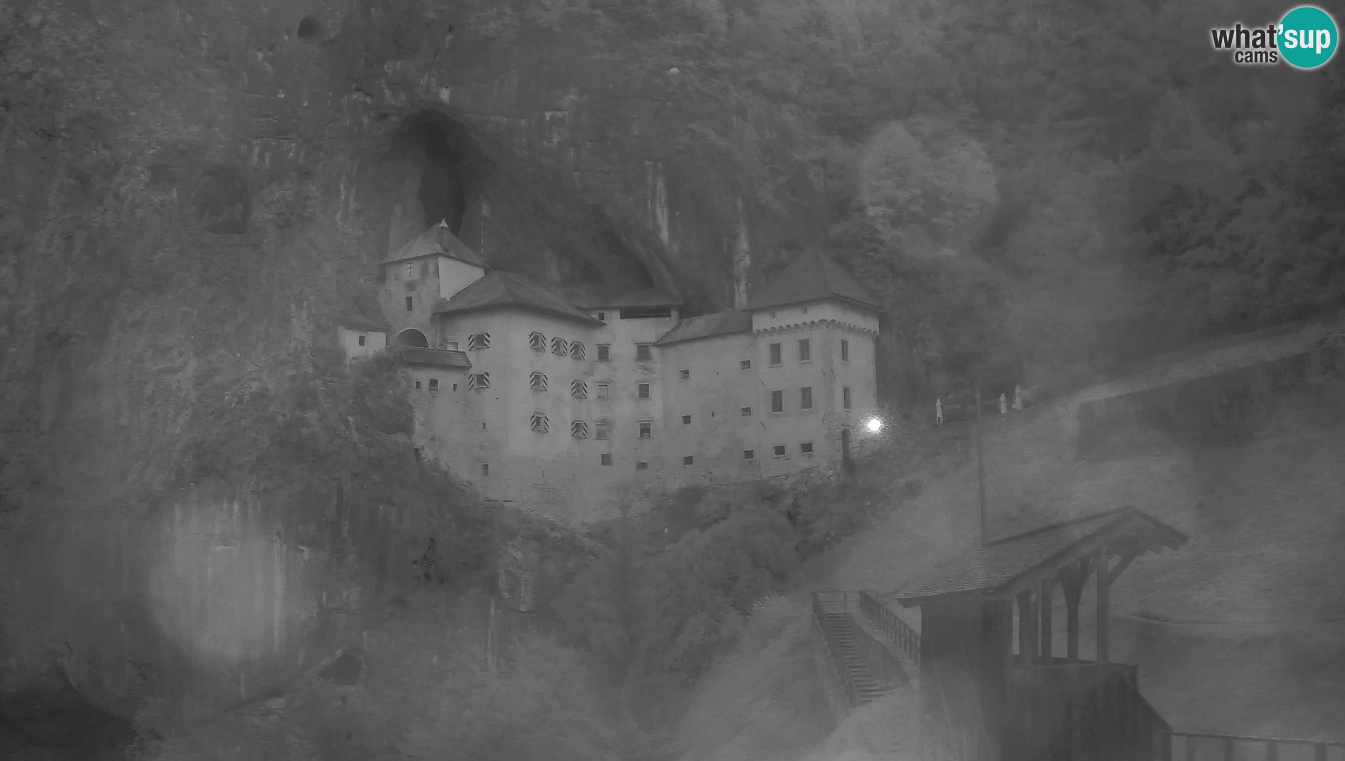 Live Webcam Höhlenburg Predjama – Postojna – Slowenien