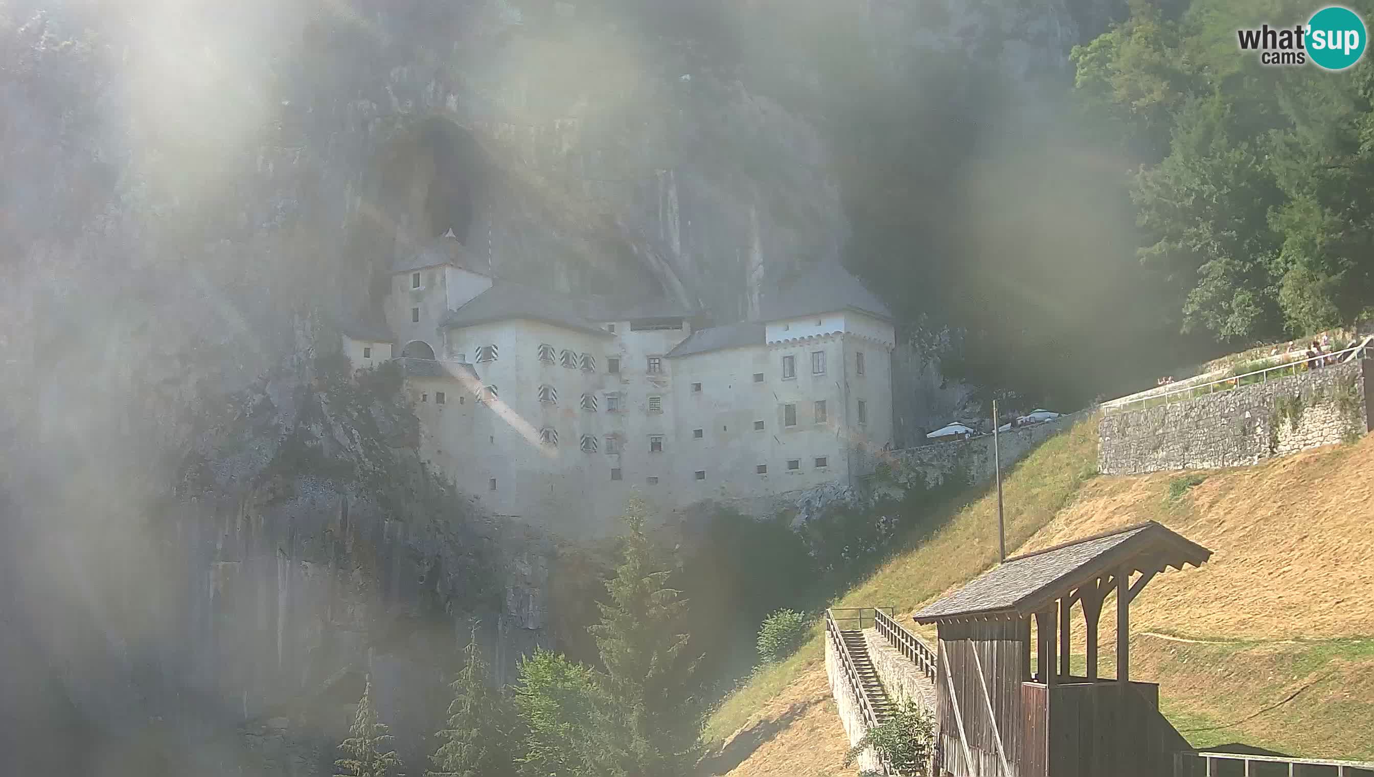 Live Webcam Höhlenburg Predjama – Postojna – Slowenien