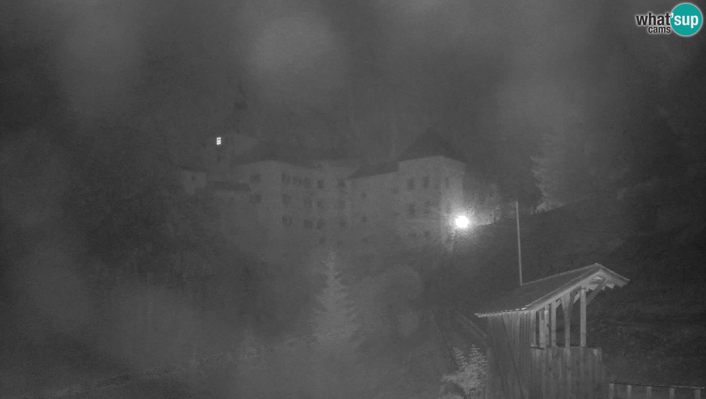 Spletna kamera Predjamski grad – Grad Predjama – Postojna