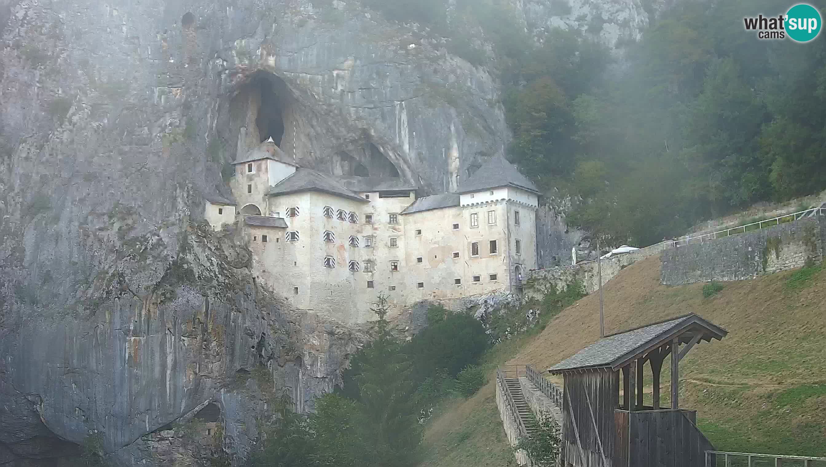Live Webcam Höhlenburg Predjama – Postojna – Slowenien
