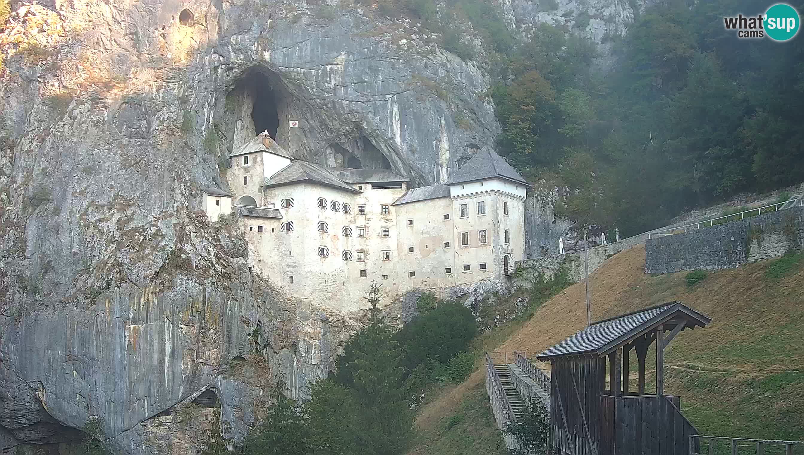 Live Webcam Höhlenburg Predjama – Postojna – Slowenien
