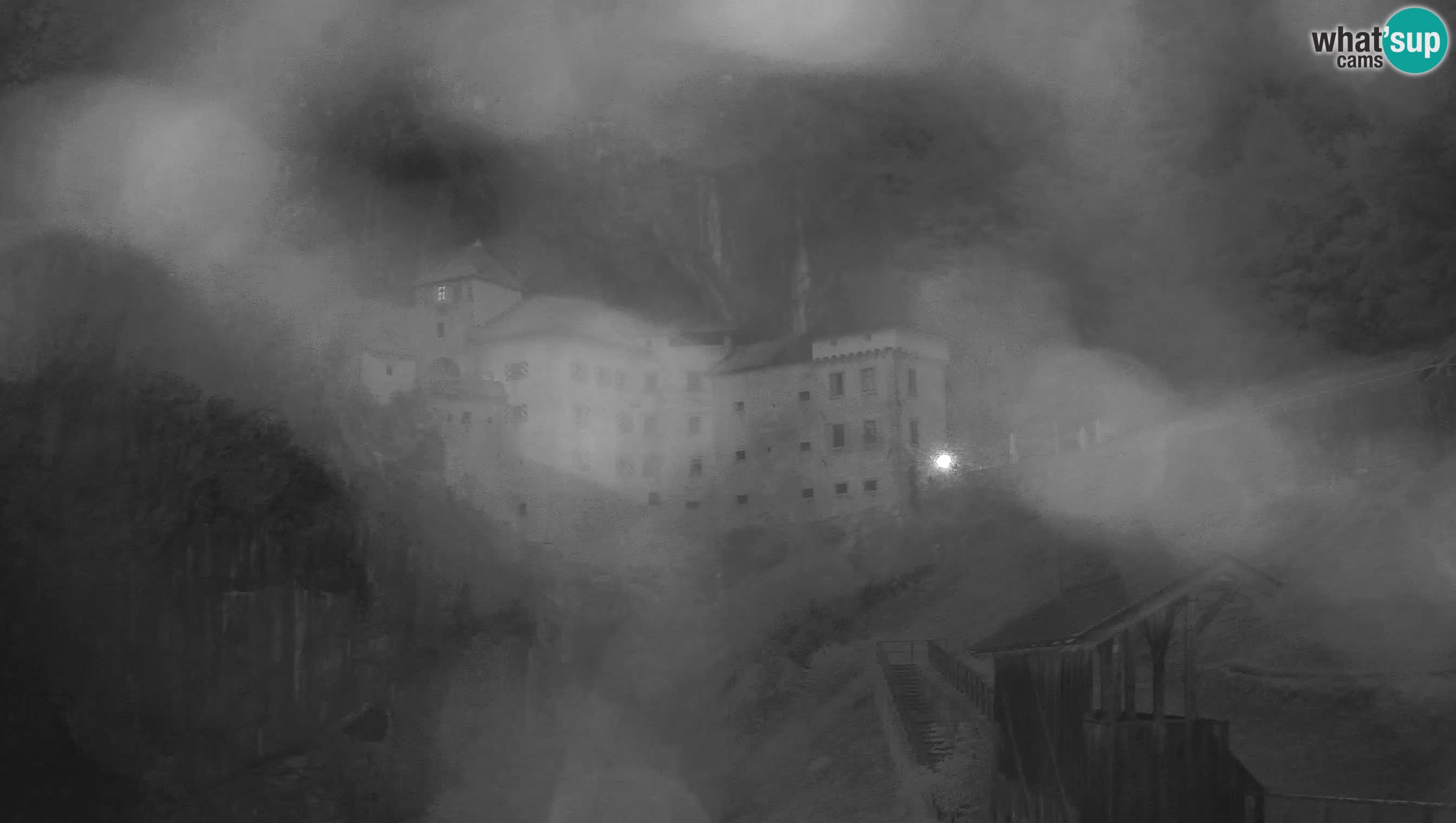 Live Webcam Höhlenburg Predjama – Postojna – Slowenien