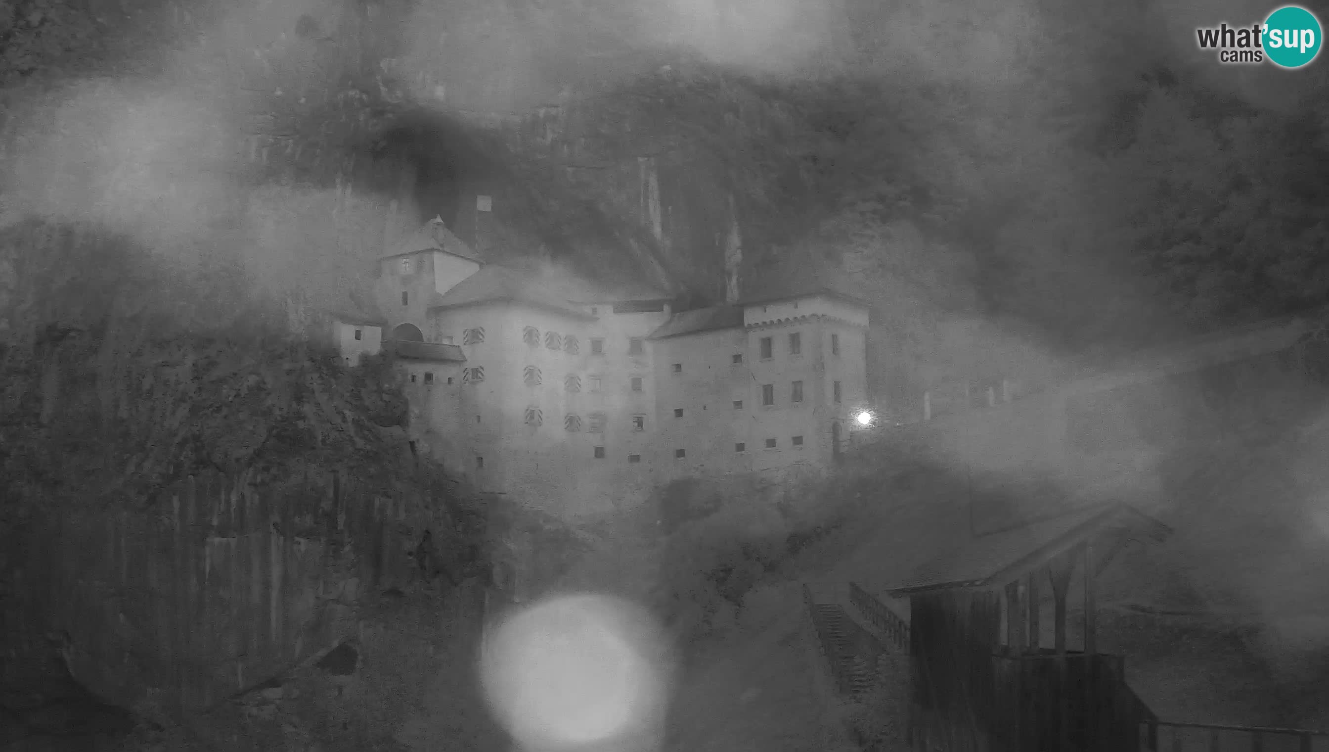 Live Webcam Grad Predjama – Château de Predjama – Postojna – Slovénie