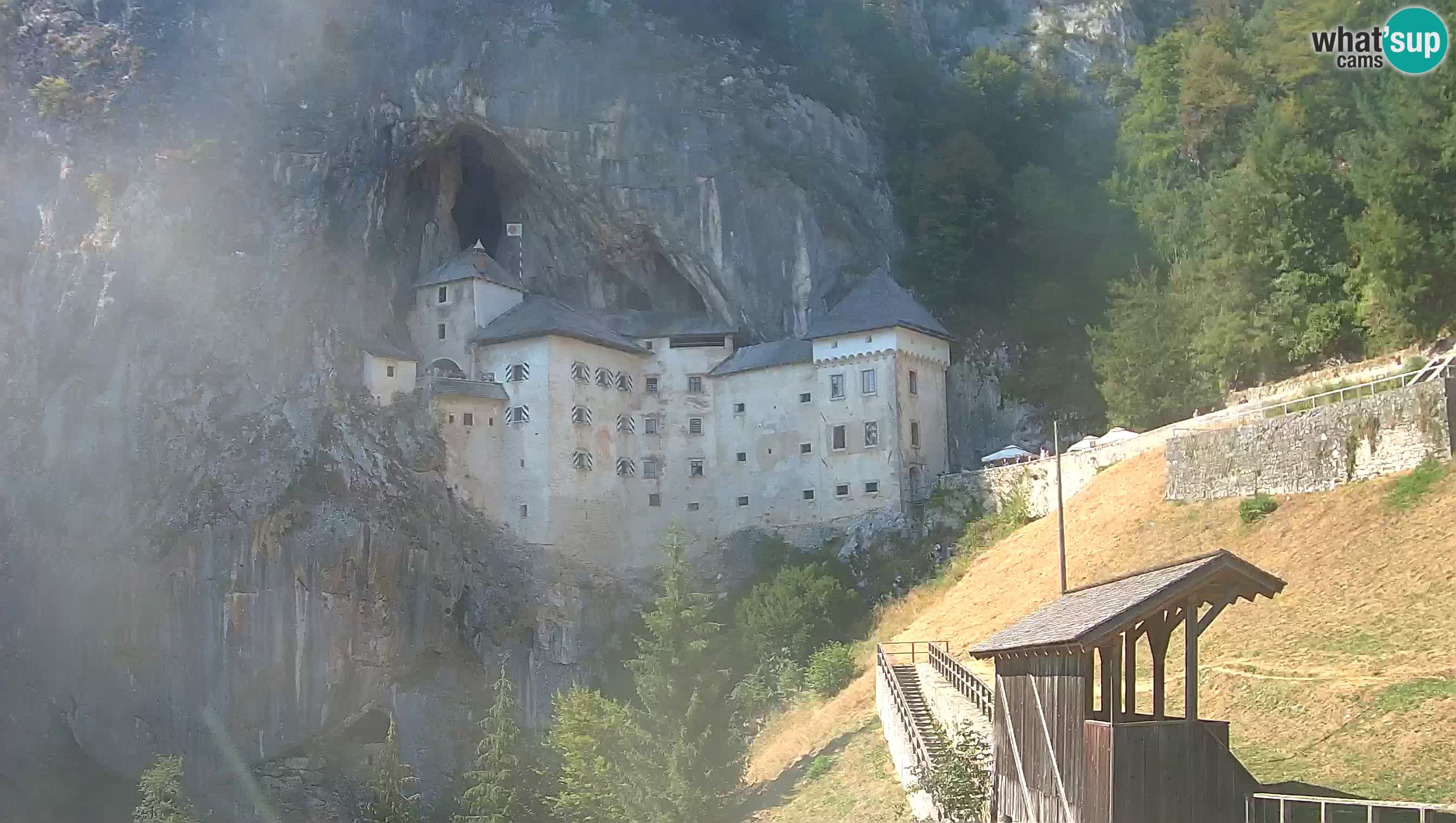 Live Webcam Höhlenburg Predjama – Postojna – Slowenien