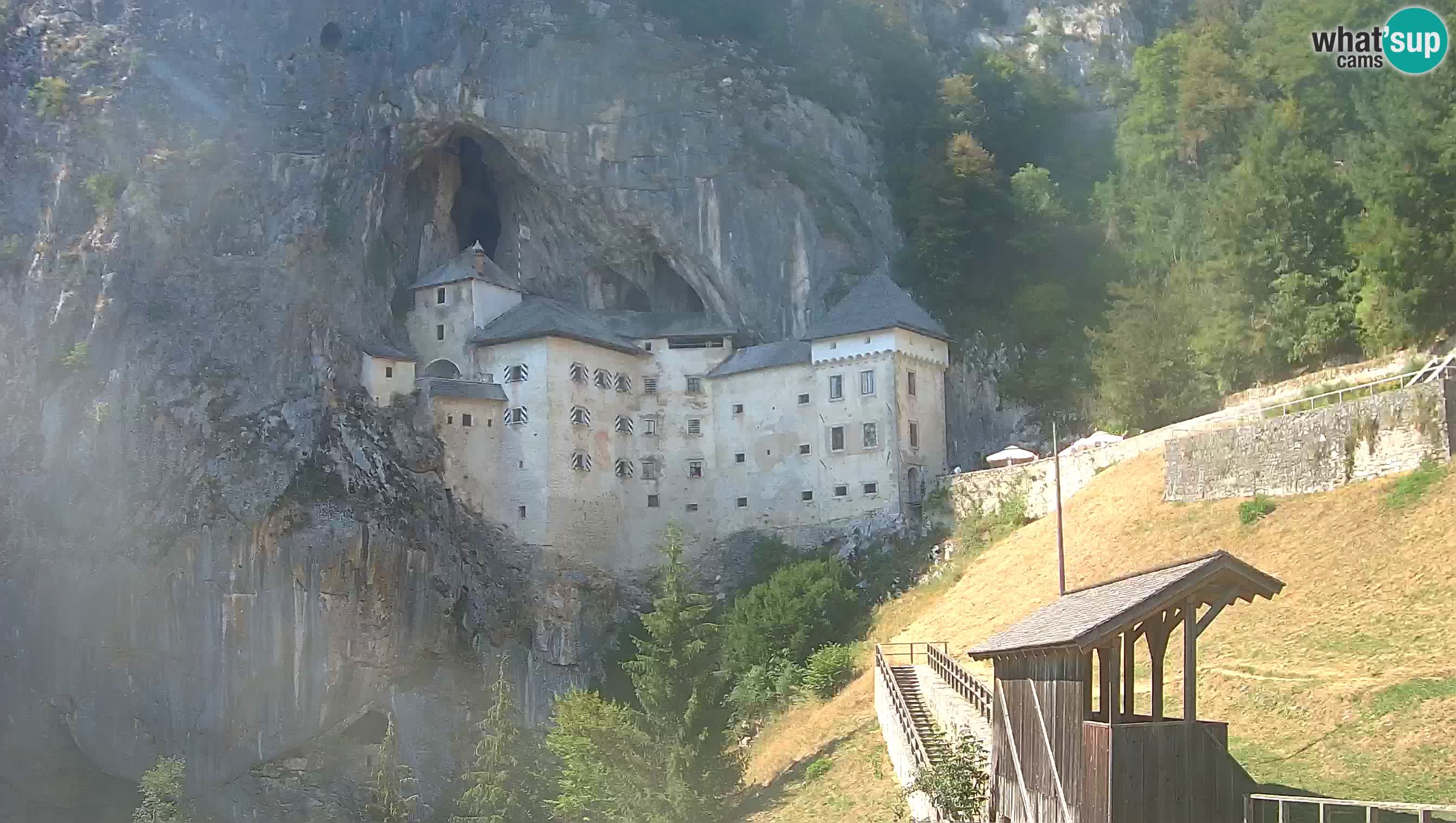 Live Webcam Grad Predjama – Château de Predjama – Postojna – Slovénie