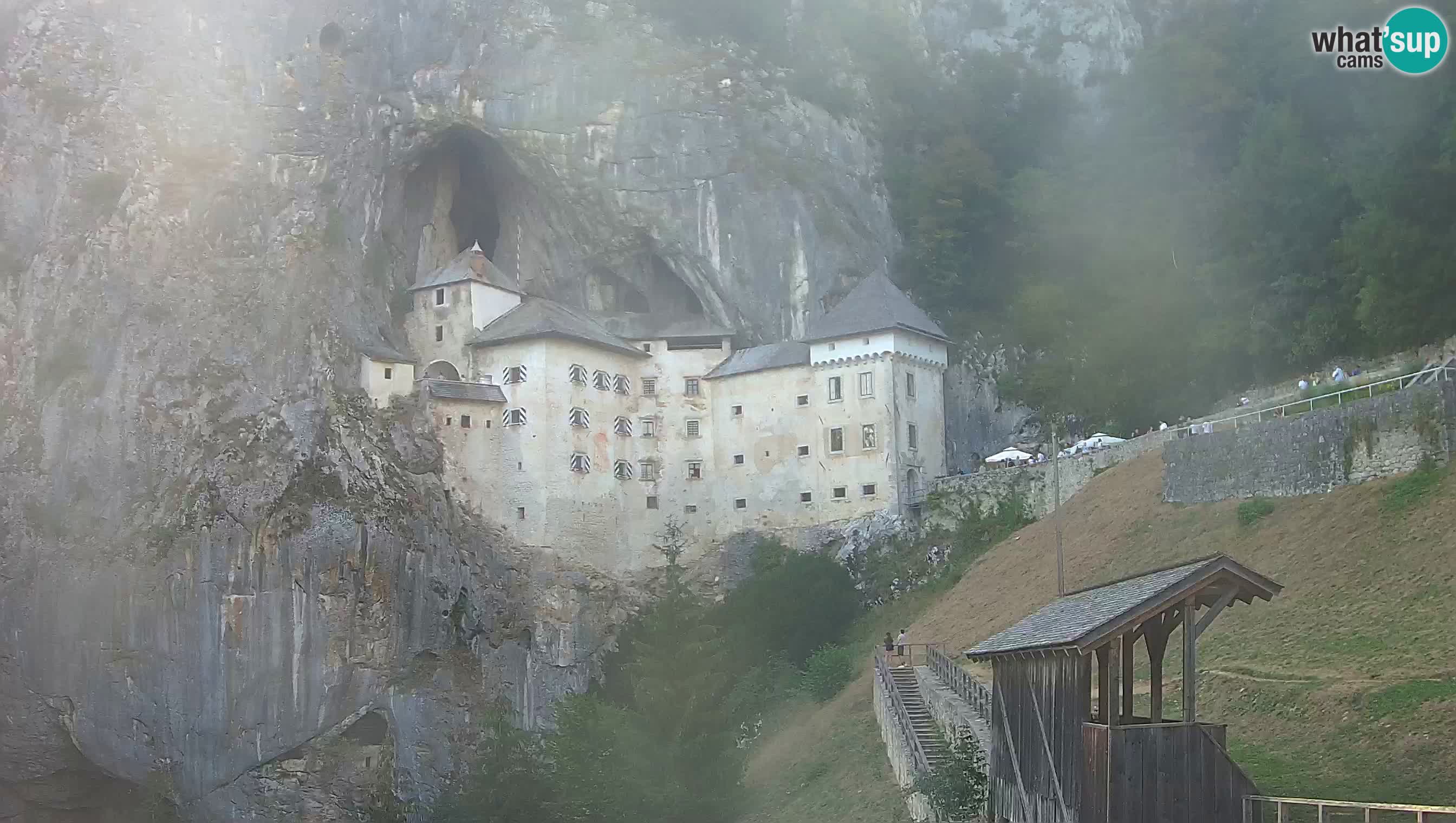 Live Webcam Höhlenburg Predjama – Postojna – Slowenien