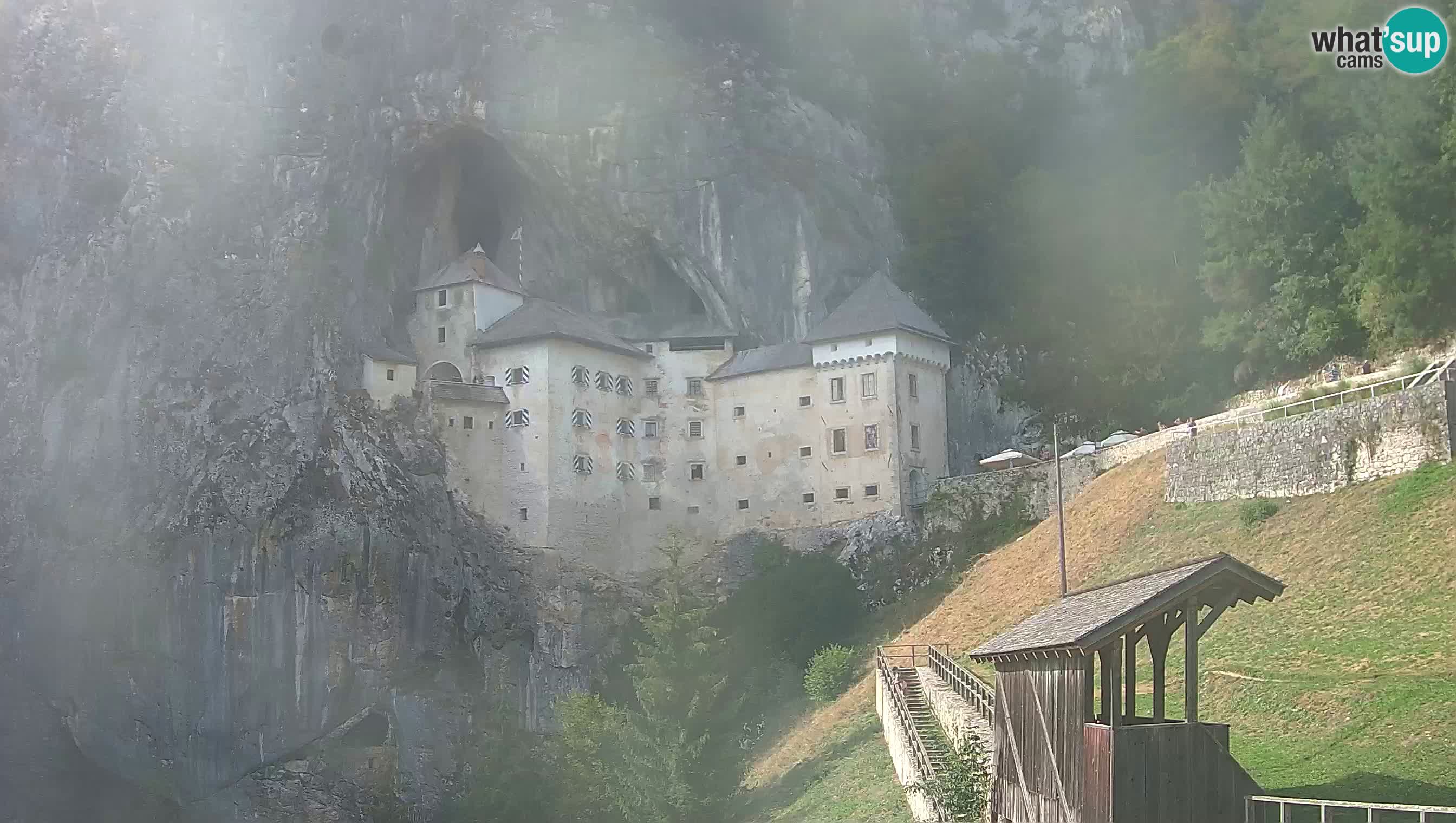 Live Webcam Höhlenburg Predjama – Postojna – Slowenien