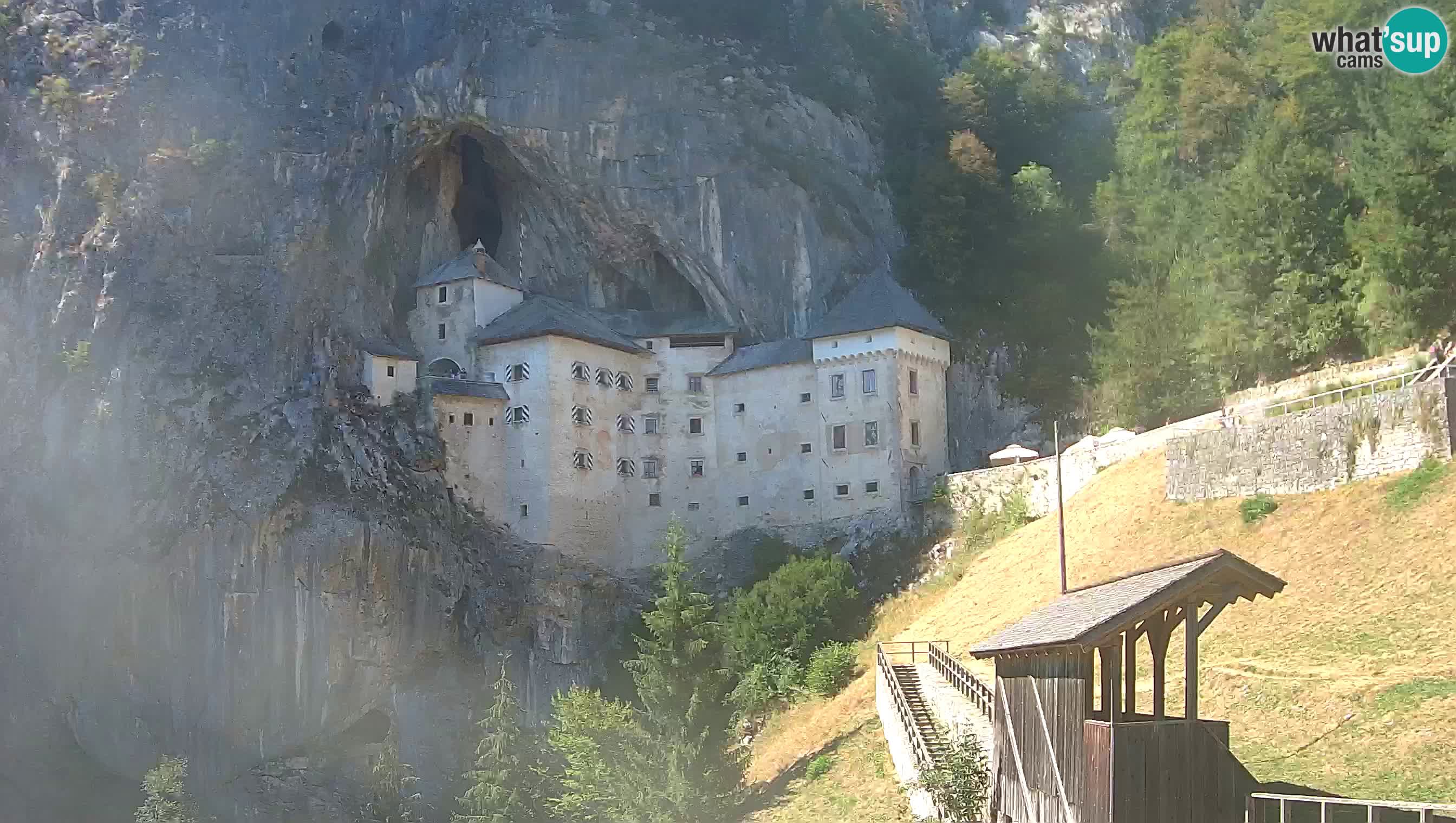 Live Webcam Höhlenburg Predjama – Postojna – Slowenien