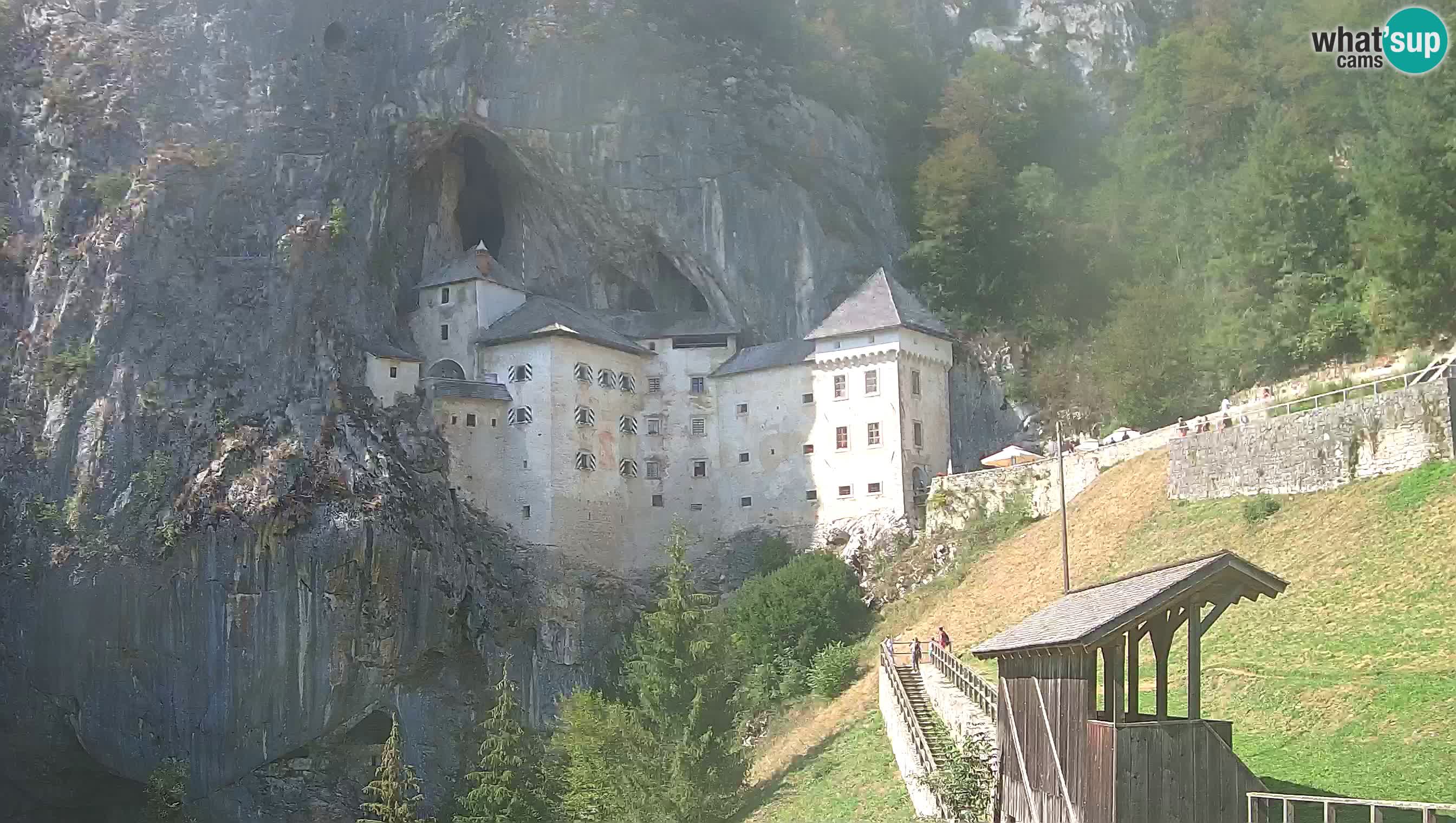 Live Webcam Grad Predjama – Château de Predjama – Postojna – Slovénie